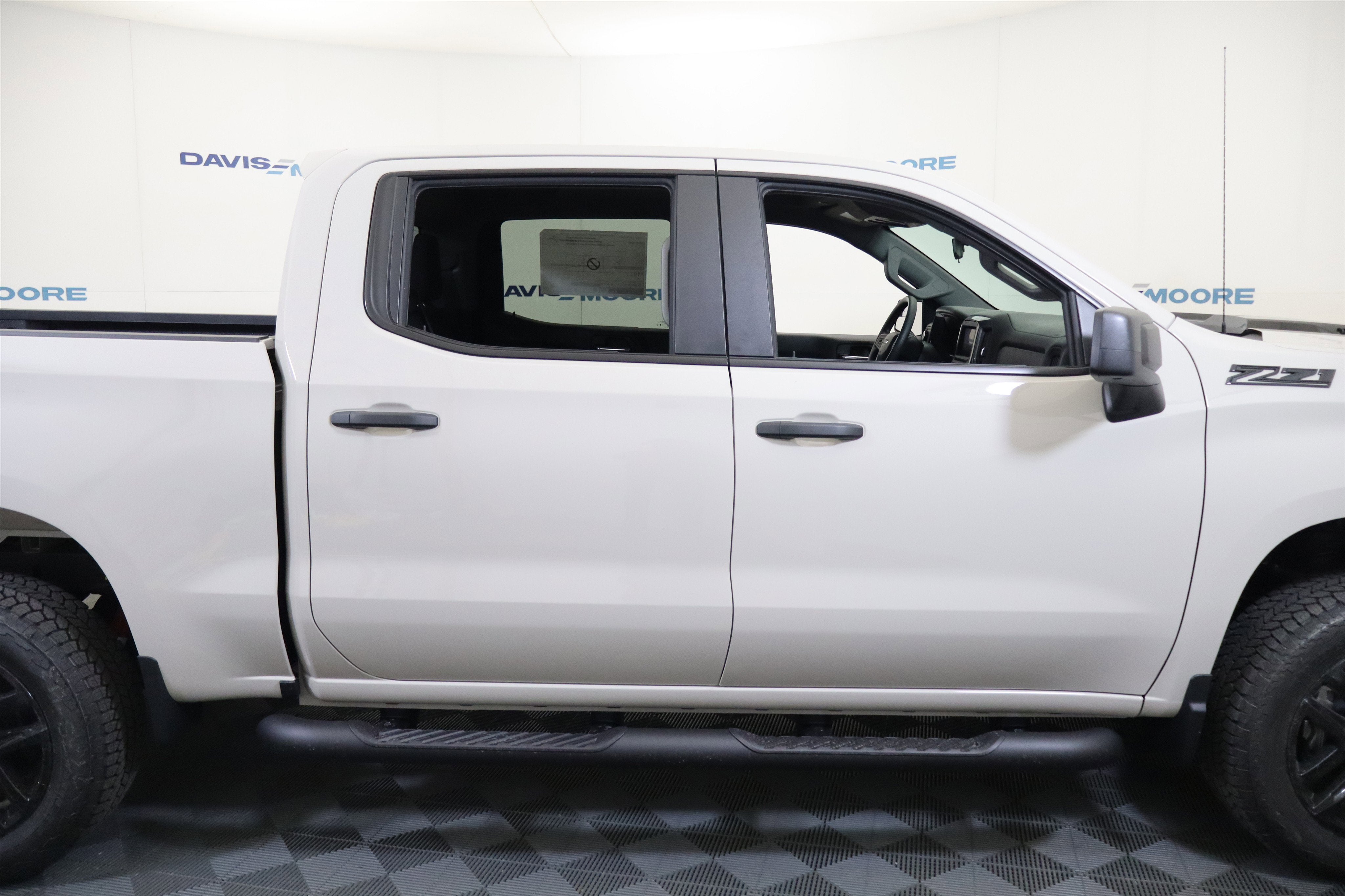 2026 Chevrolet Silverado 1500 Custom Trail Boss Crew Cab 4WD