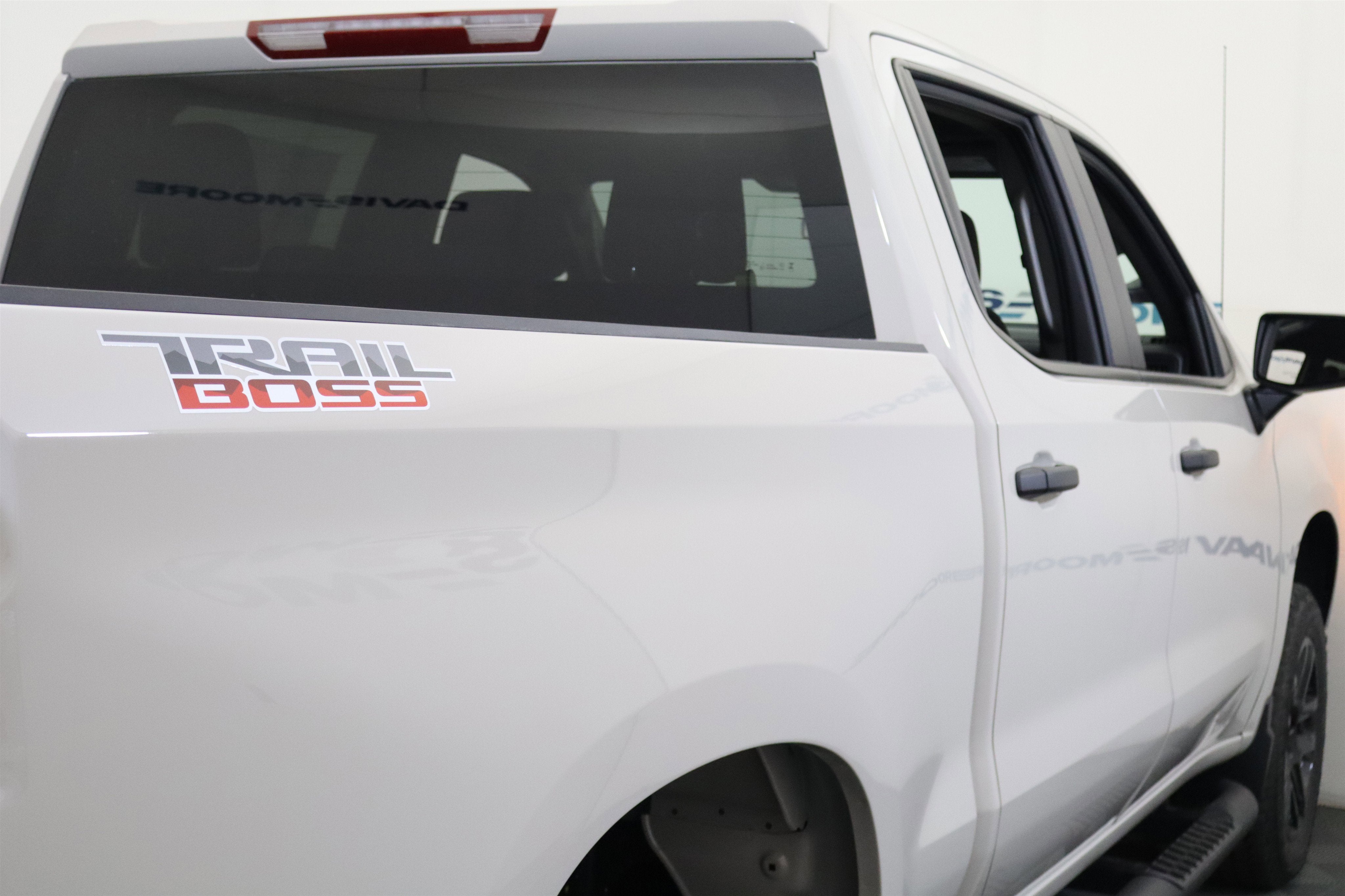 2026 Chevrolet Silverado 1500 Custom Trail Boss Crew Cab 4WD