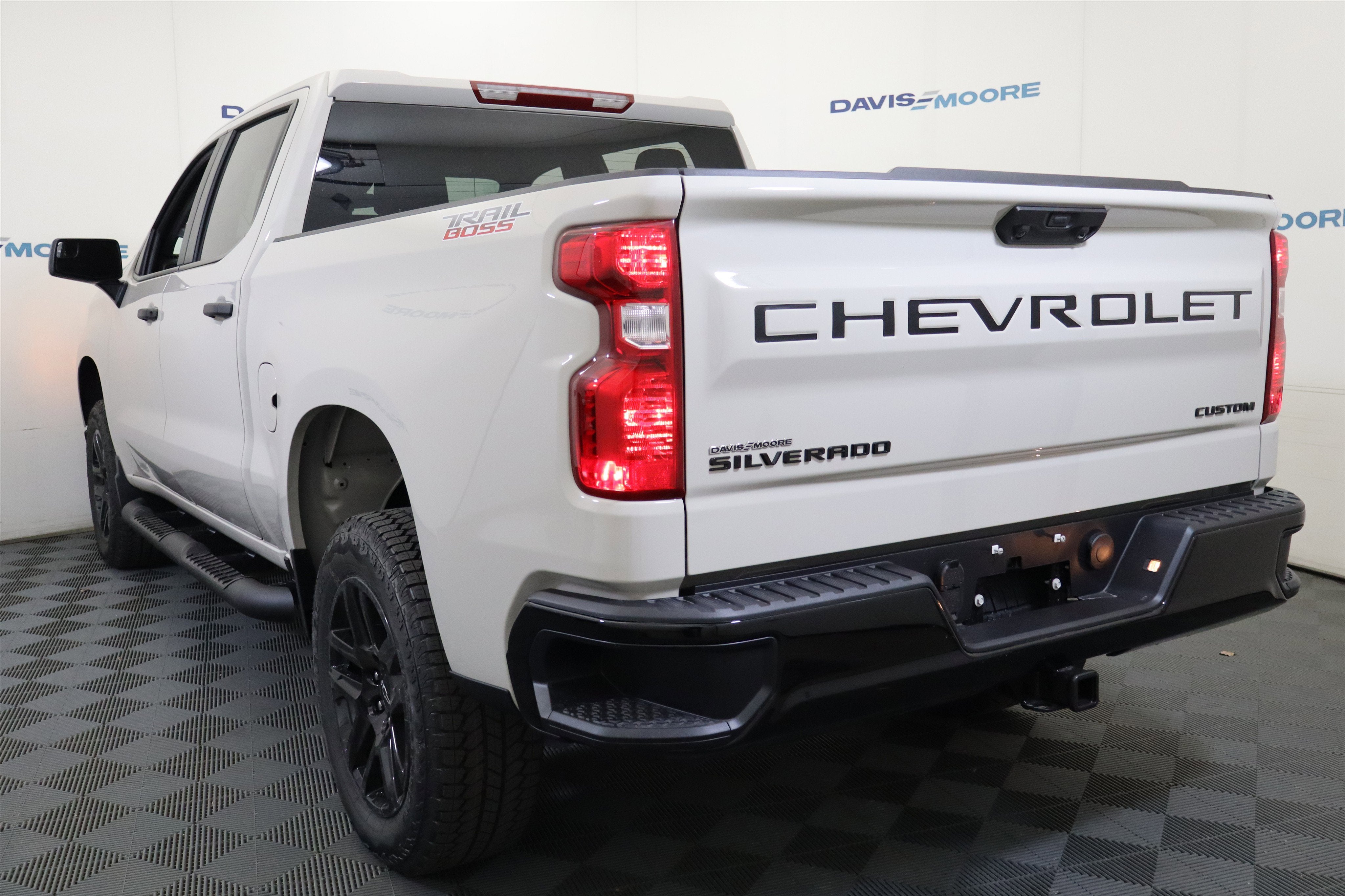 2026 Chevrolet Silverado 1500 Custom Trail Boss Crew Cab 4WD