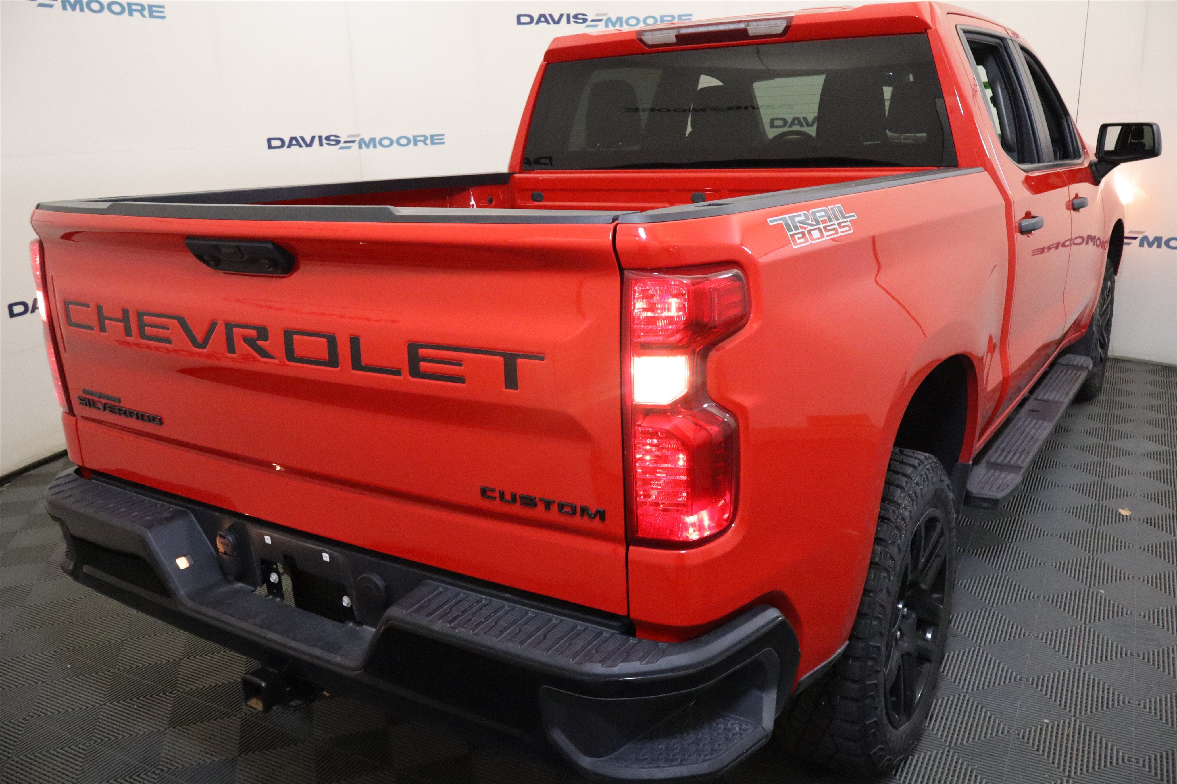 2025 Chevrolet Silverado 1500 Custom Trail Boss Crew Cab 4WD