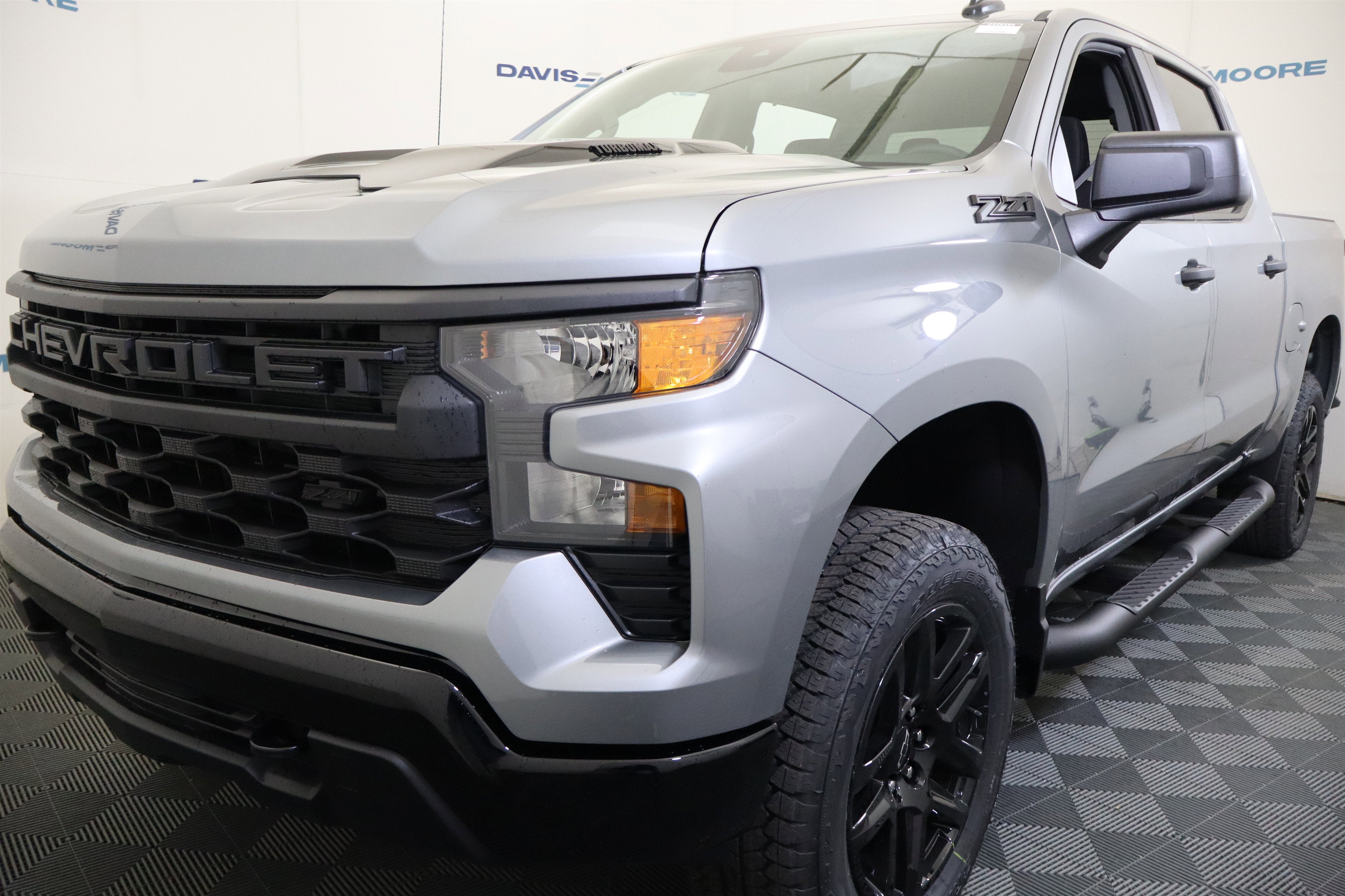 2026 Chevrolet Silverado 1500 Custom Trail Boss Crew Cab 4WD