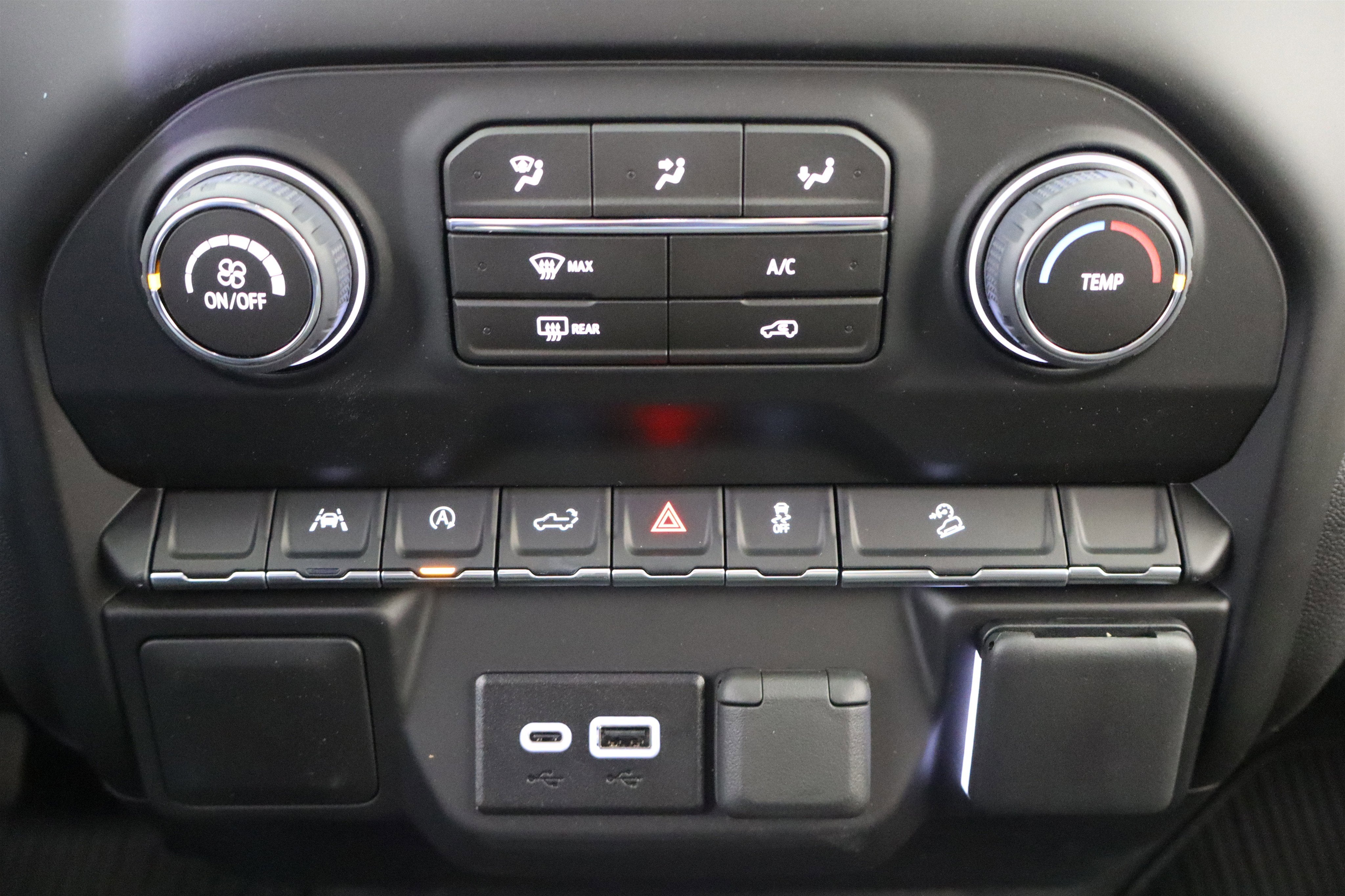 2026 Chevrolet Silverado 1500 Custom Trail Boss Crew Cab 4WD