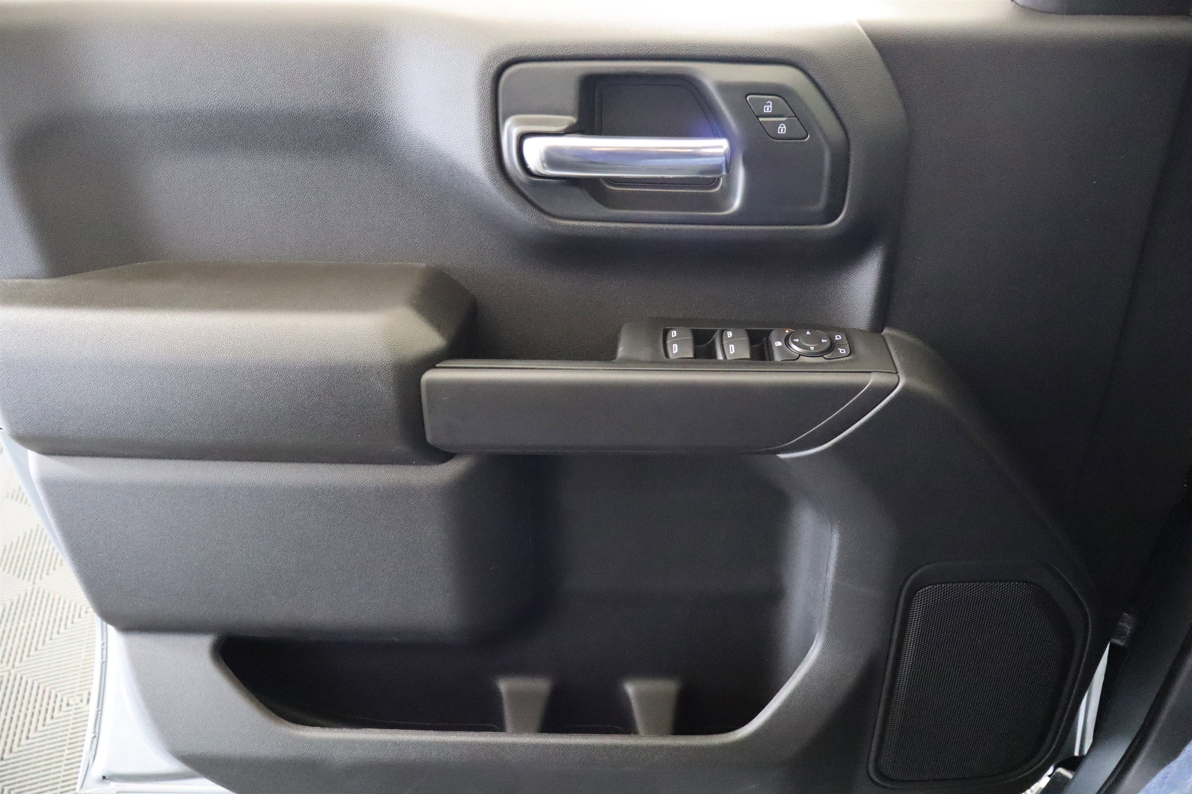 2026 Chevrolet Silverado 1500 Custom Trail Boss Crew Cab 4WD