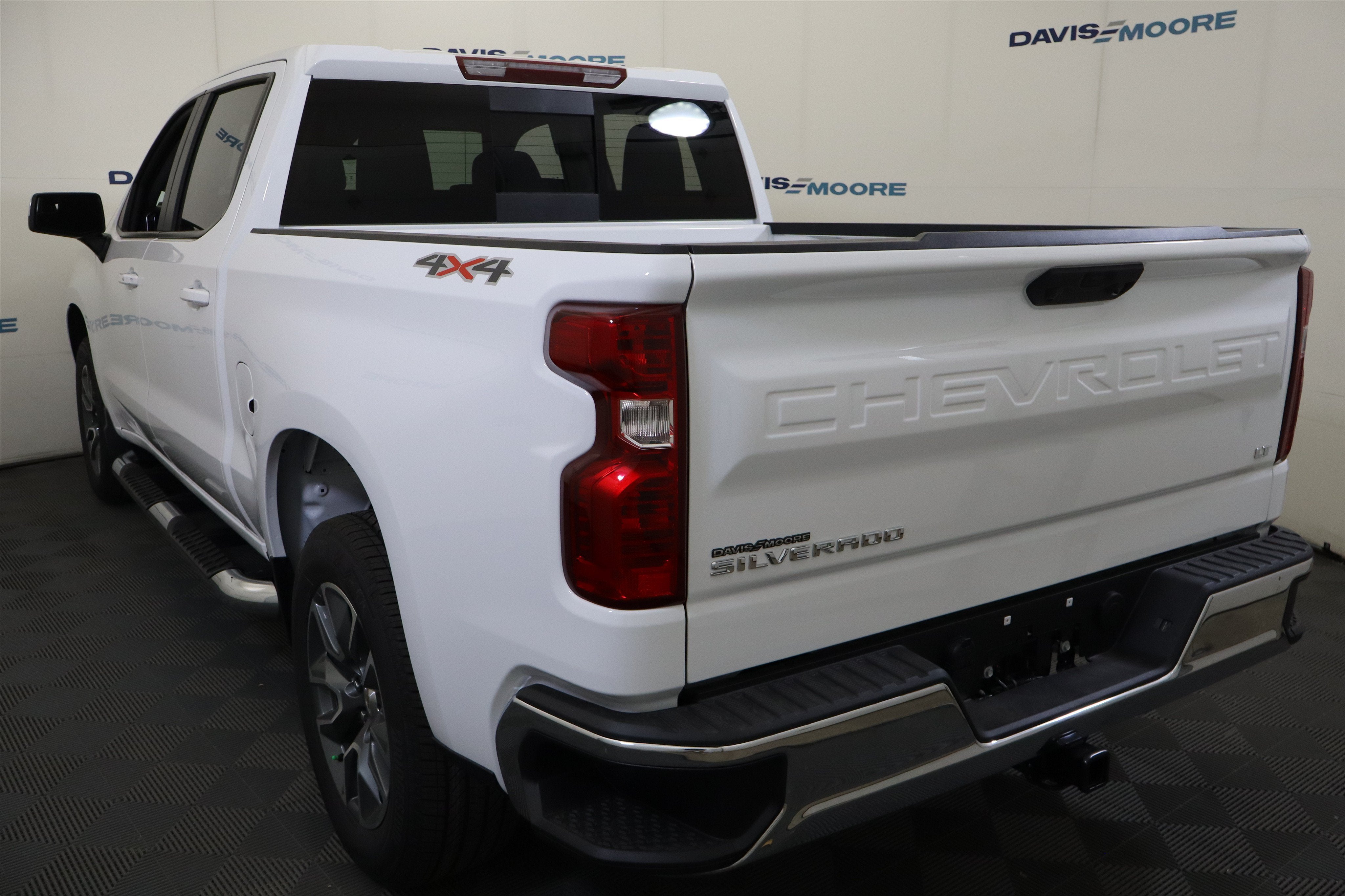 2026 Chevrolet Silverado 1500 LT Crew Cab 4WD
