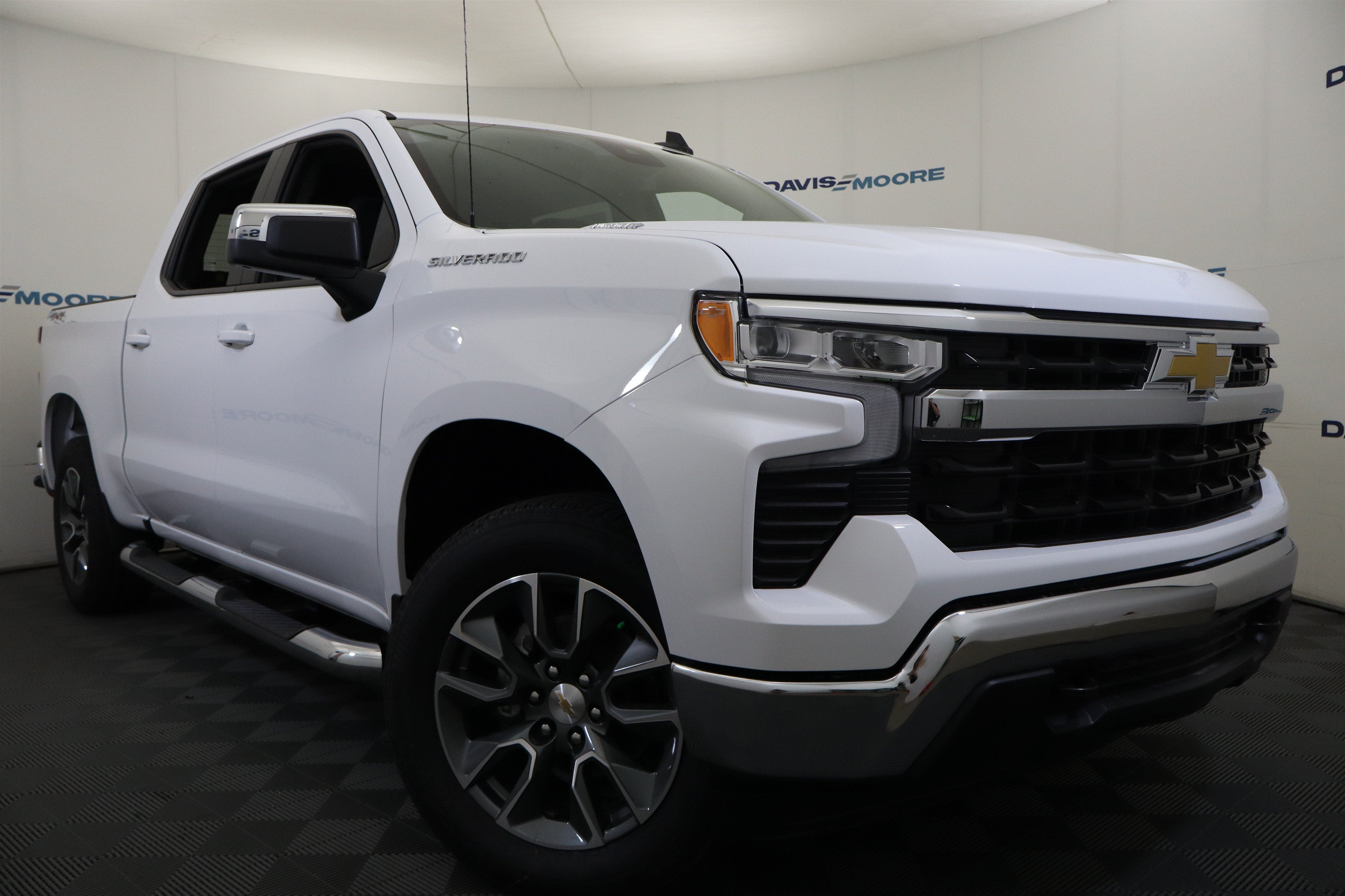 2026 Chevrolet Silverado 1500 LT Crew Cab 4WD