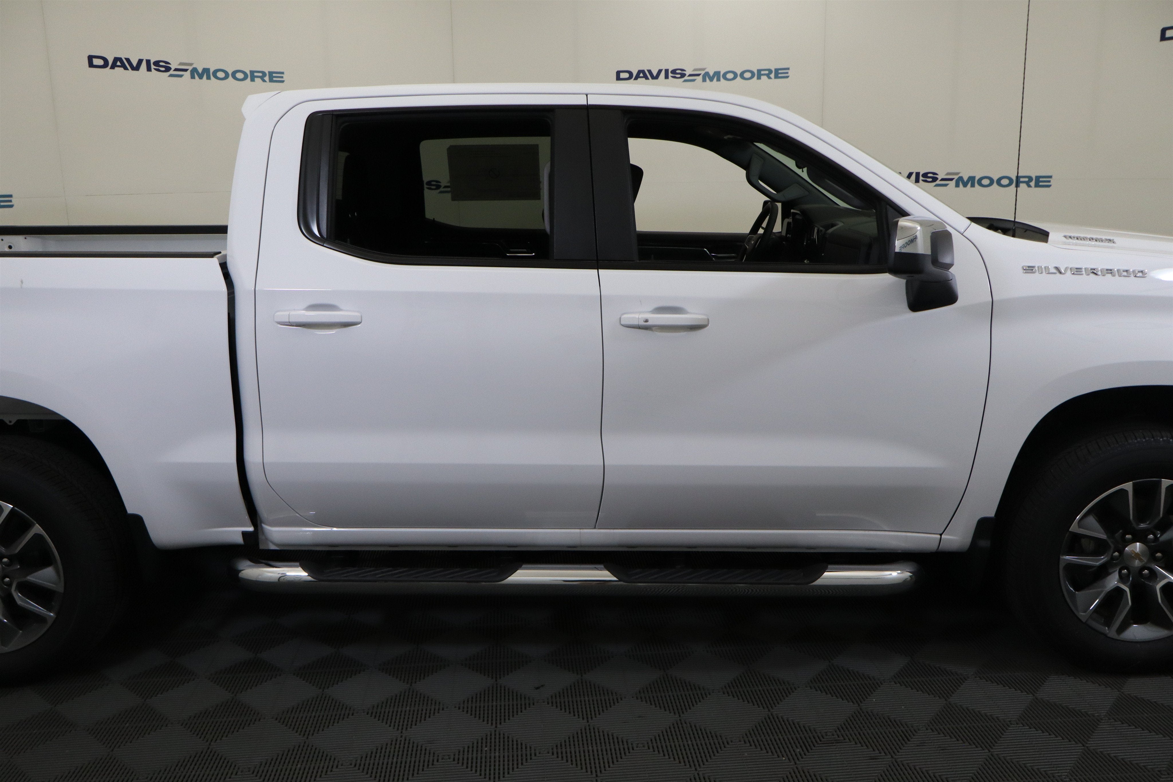 2026 Chevrolet Silverado 1500 LT Crew Cab 4WD
