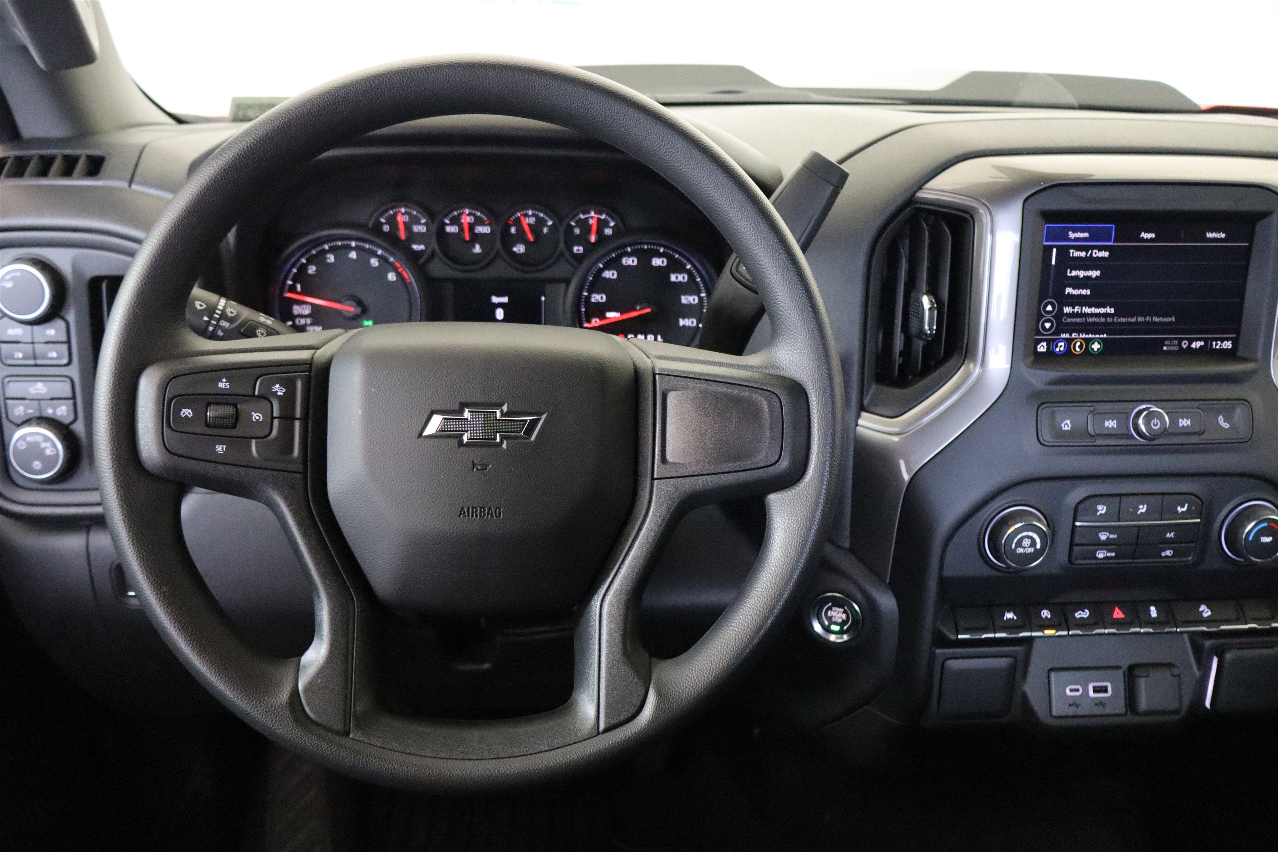 2026 Chevrolet Silverado 1500 Custom Trail Boss Crew Cab 4WD