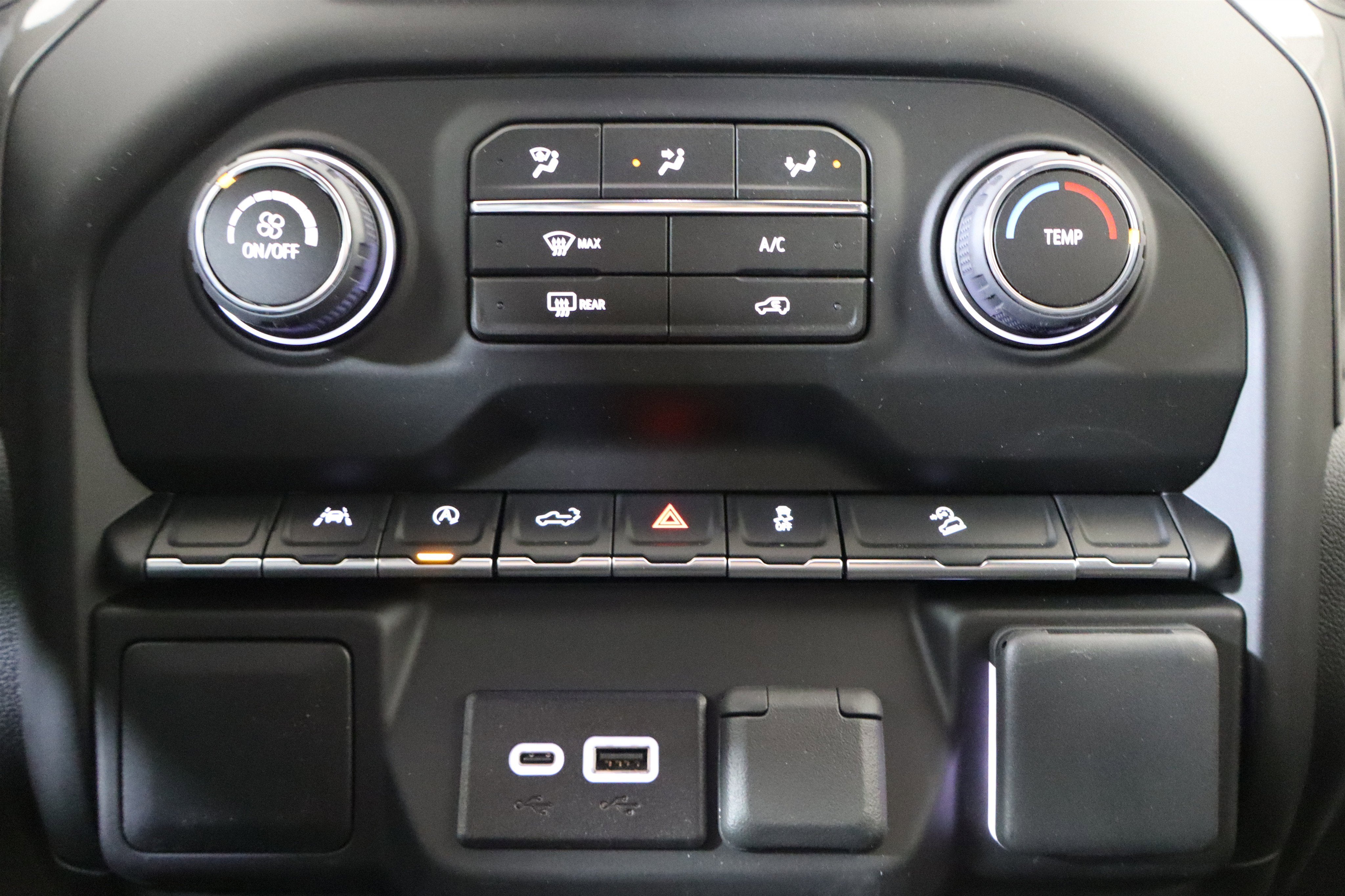 2026 Chevrolet Silverado 1500 Custom Trail Boss Crew Cab 4WD