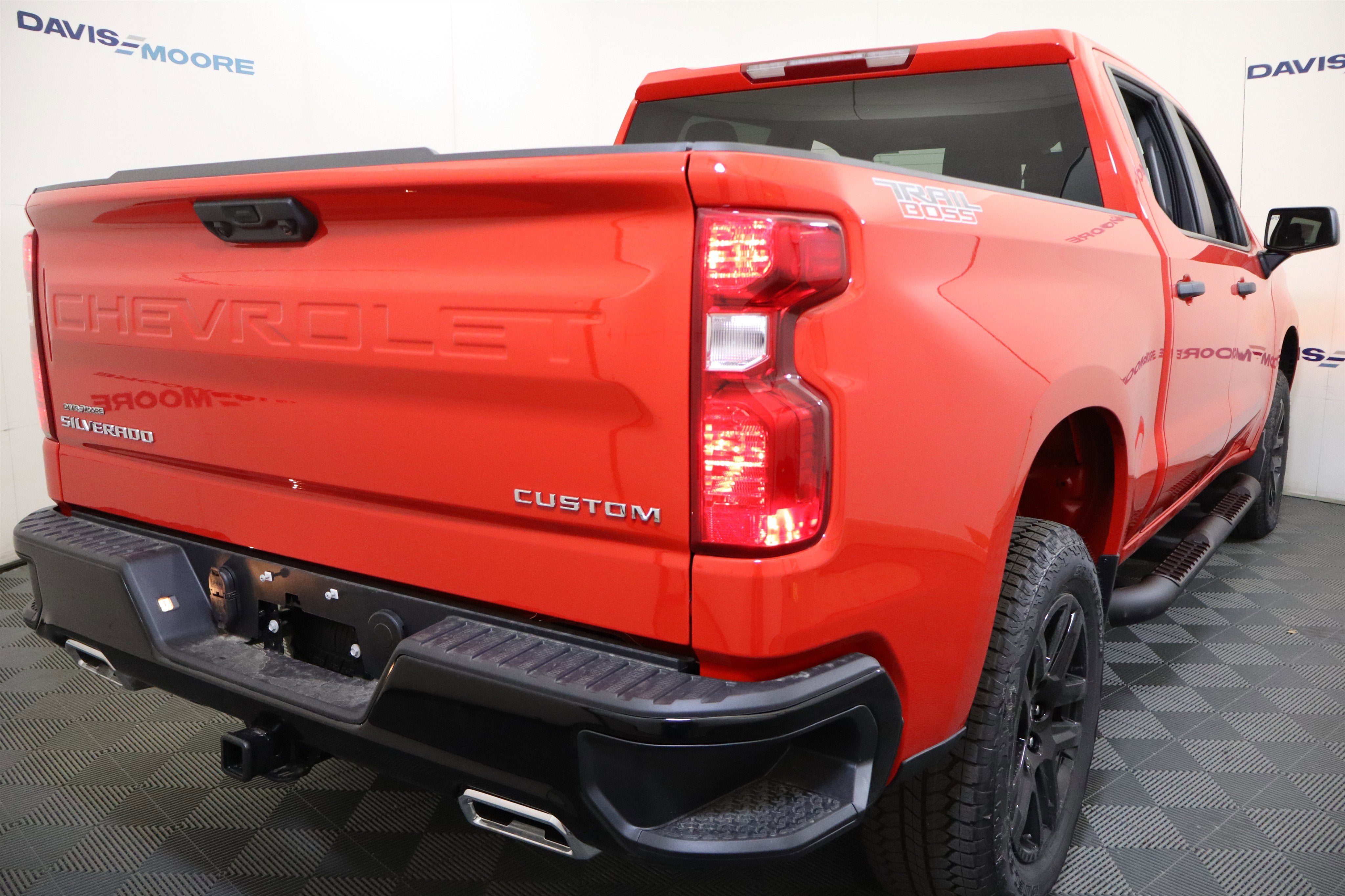 2026 Chevrolet Silverado 1500 Custom Trail Boss Crew Cab 4WD