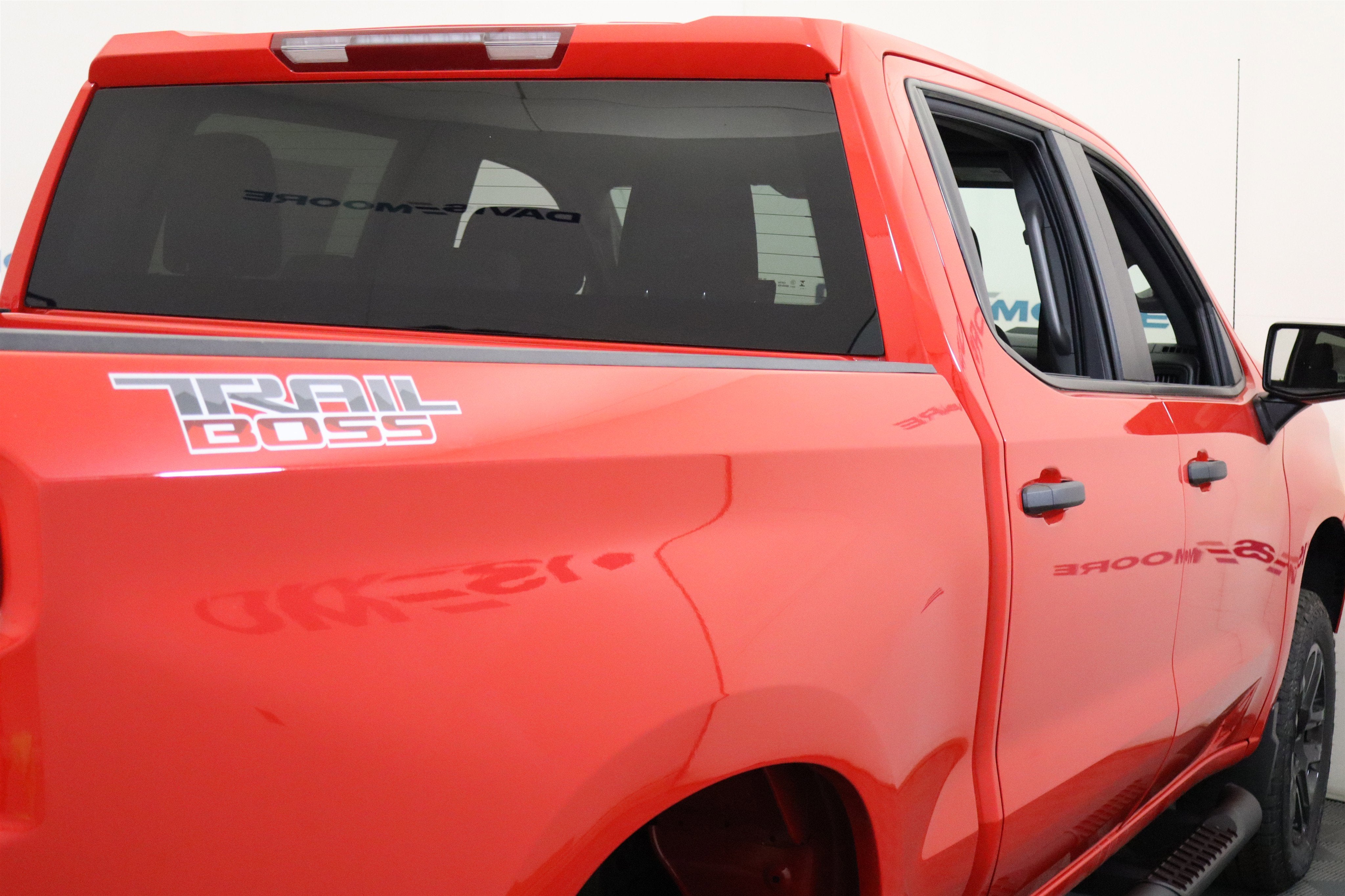 2026 Chevrolet Silverado 1500 Custom Trail Boss Crew Cab 4WD