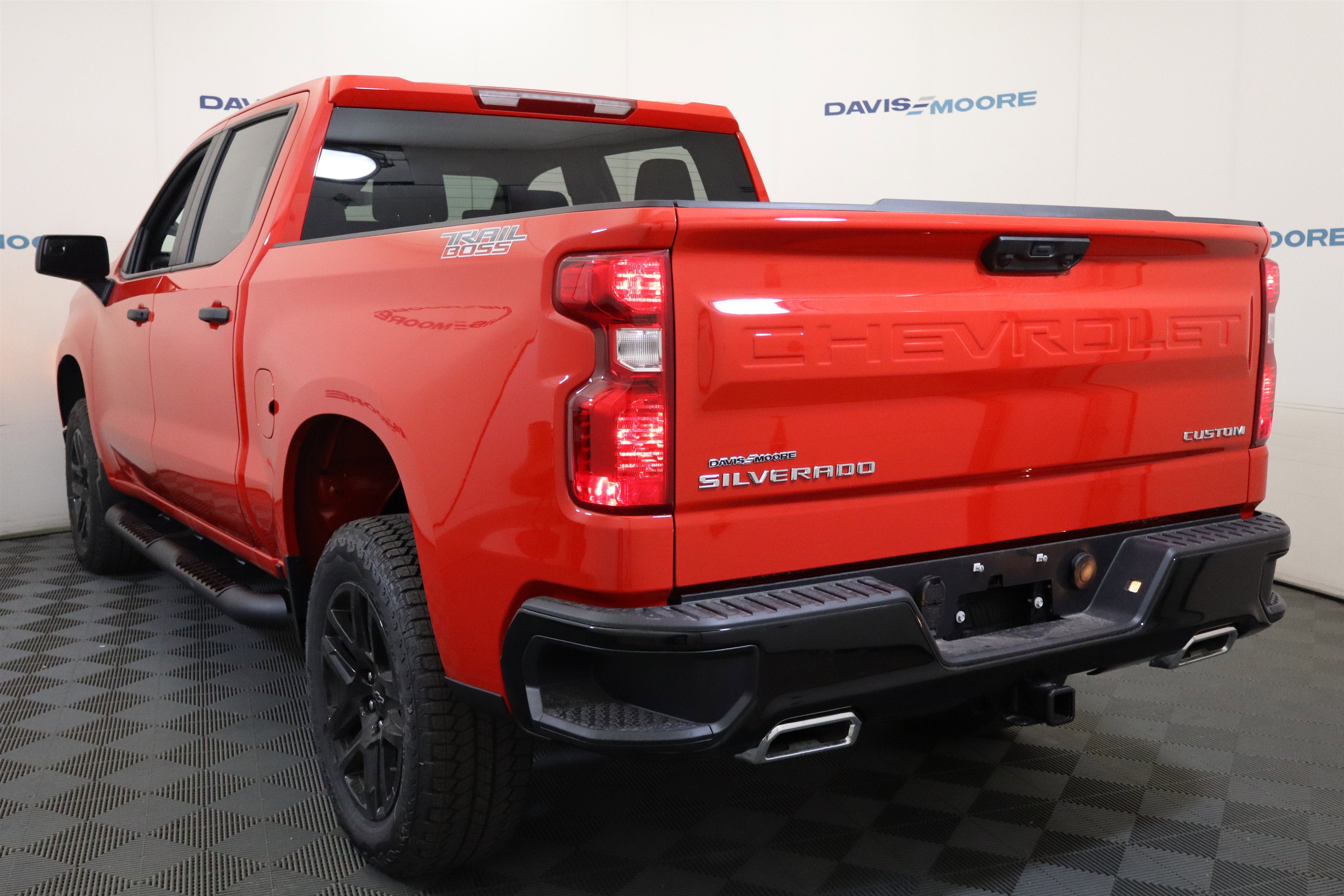 2026 Chevrolet Silverado 1500 Custom Trail Boss Crew Cab 4WD