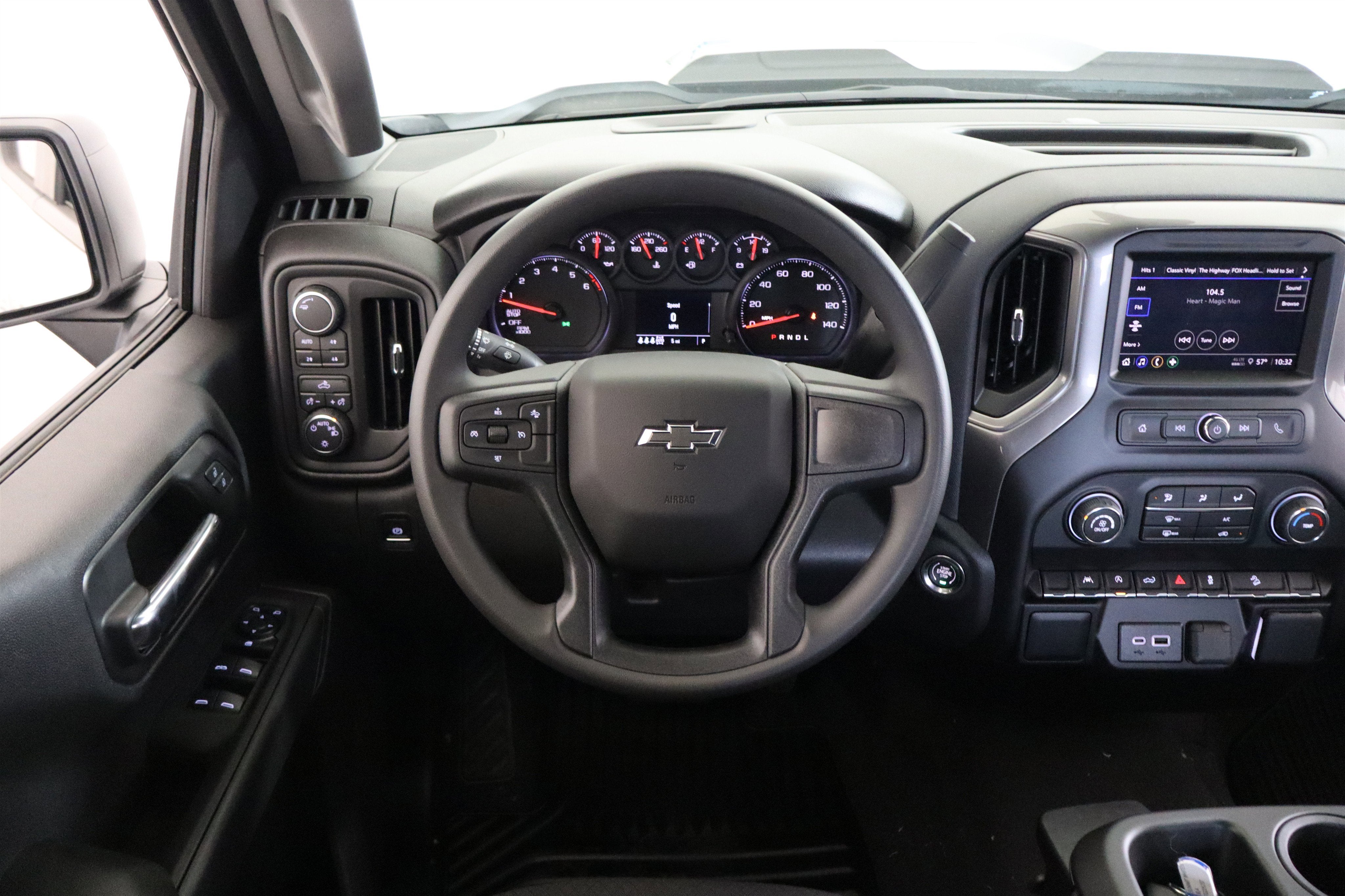 2026 Chevrolet Silverado 1500 Custom Trail Boss Crew Cab 4WD