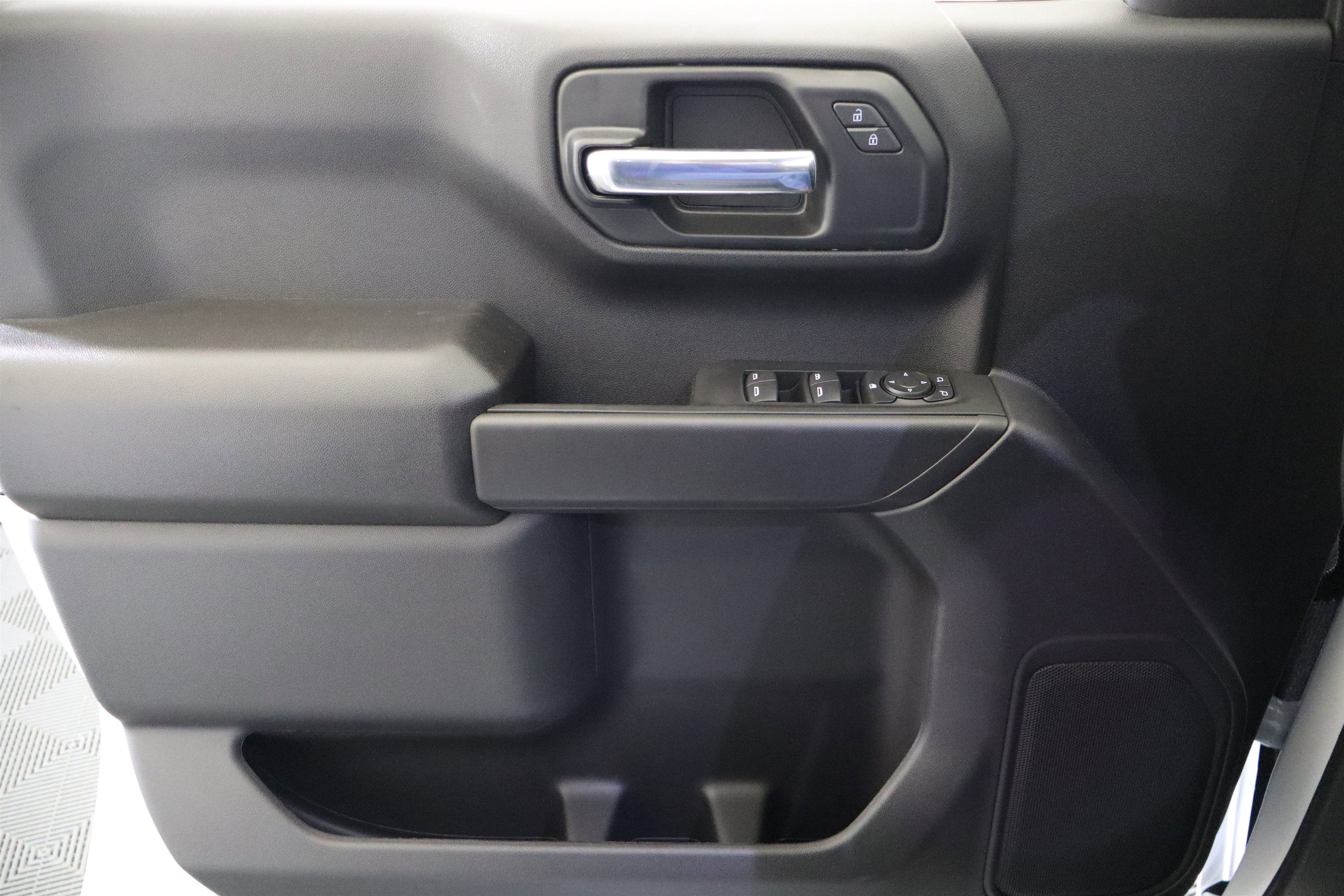 2026 Chevrolet Silverado 1500 Custom Trail Boss Crew Cab 4WD