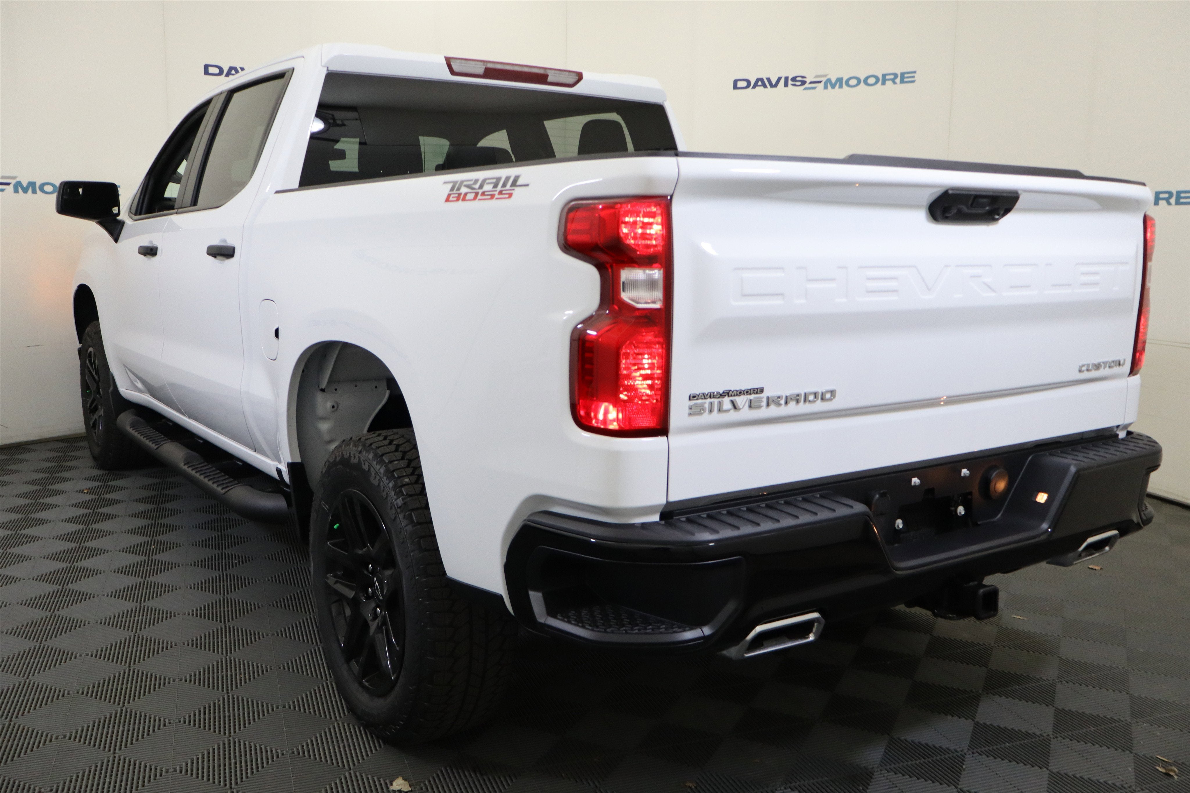 2026 Chevrolet Silverado 1500 Custom Trail Boss Crew Cab 4WD