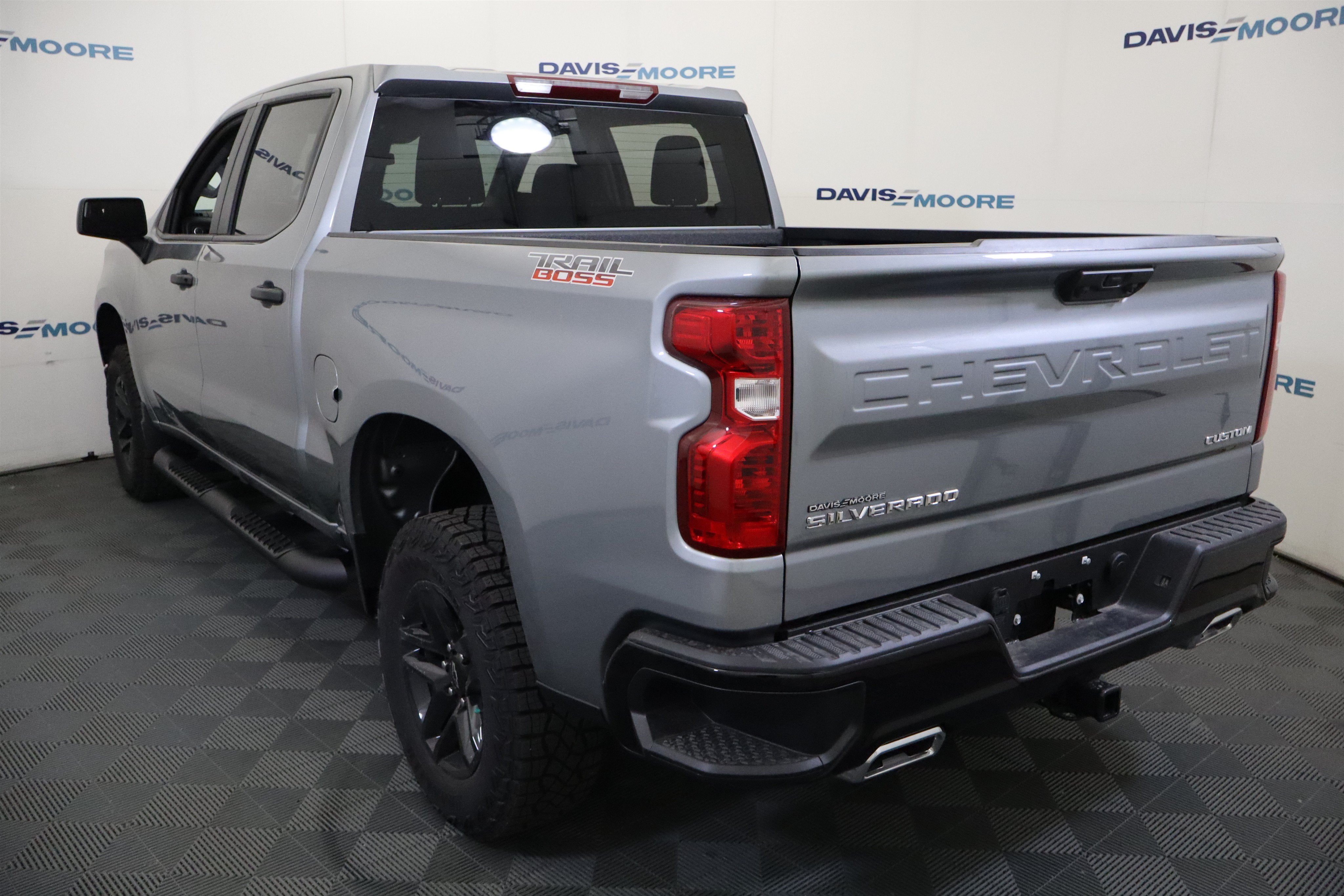 2026 Chevrolet Silverado 1500 Custom Trail Boss Crew Cab 4WD