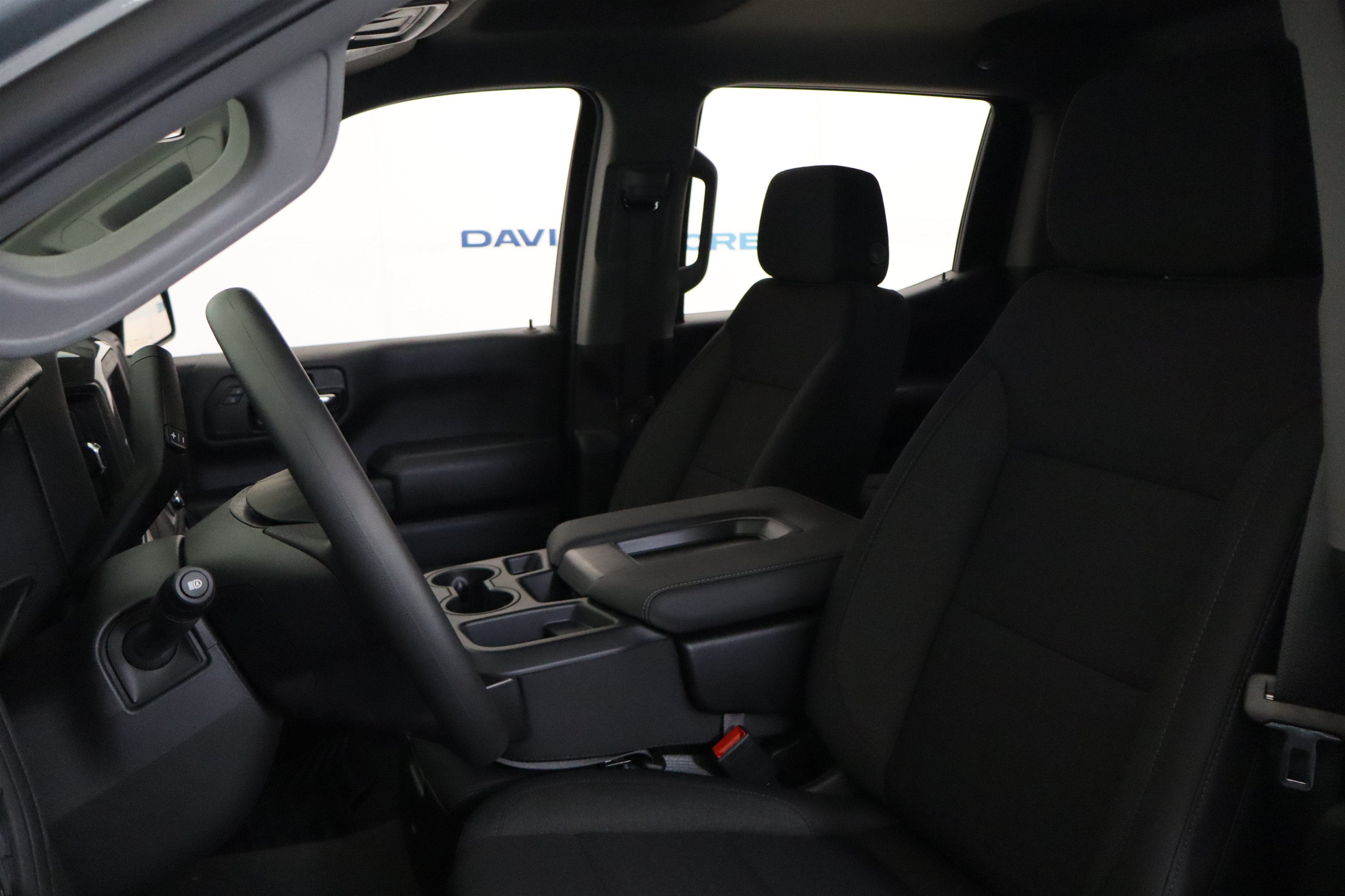 2026 Chevrolet Silverado 1500 Custom Trail Boss Crew Cab 4WD