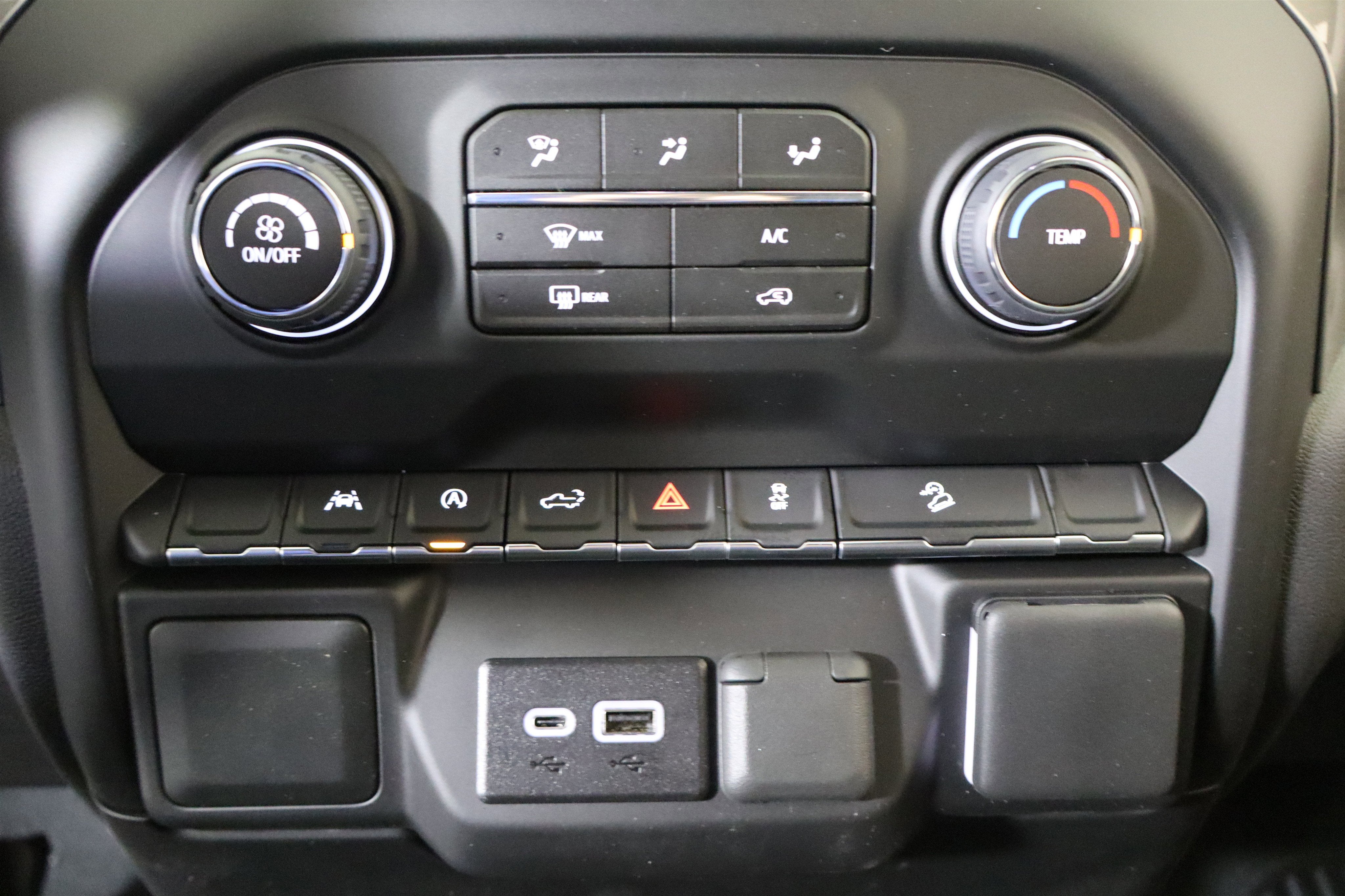 2026 Chevrolet Silverado 1500 Custom Trail Boss Crew Cab 4WD