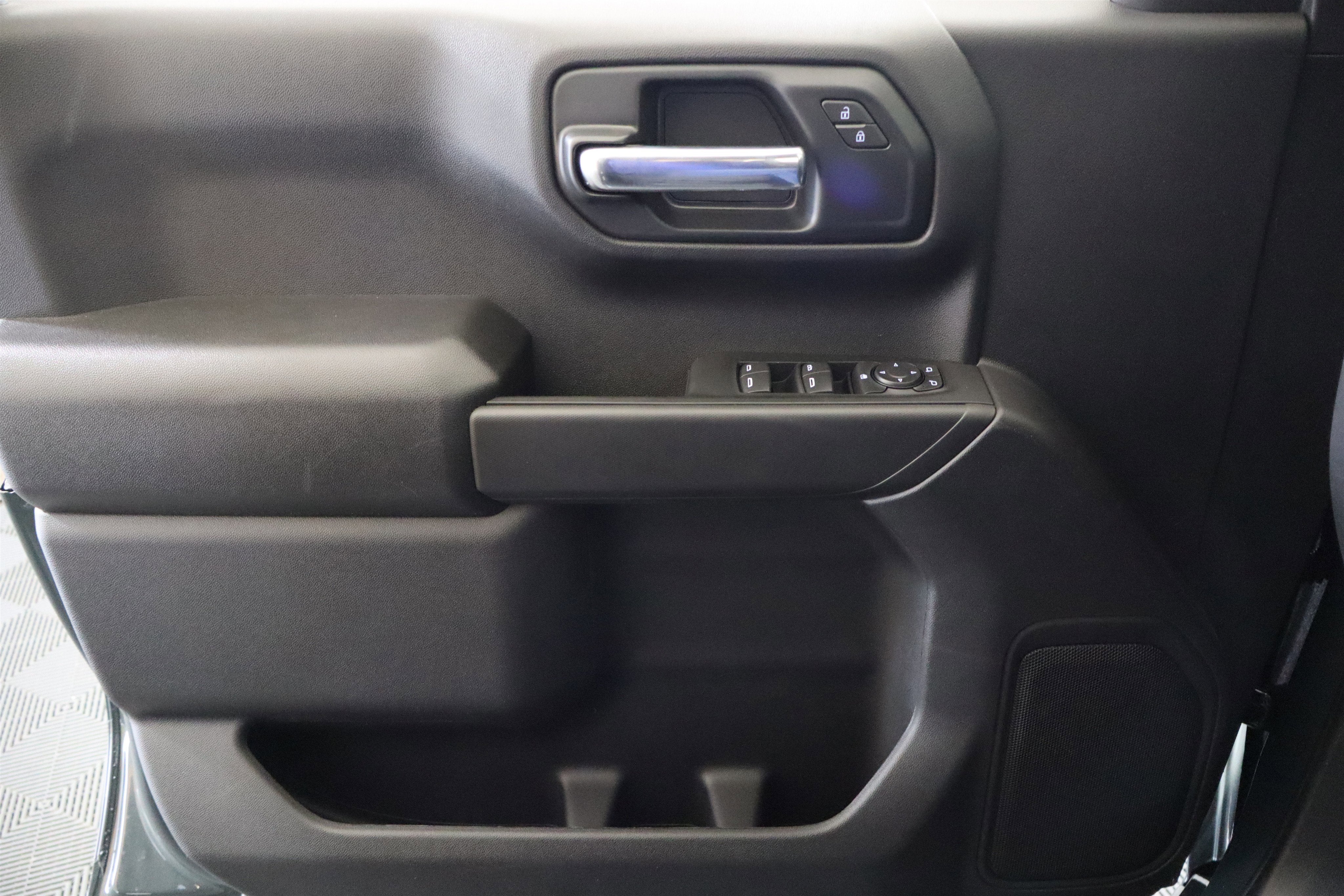 2026 Chevrolet Silverado 1500 Custom Trail Boss Crew Cab 4WD