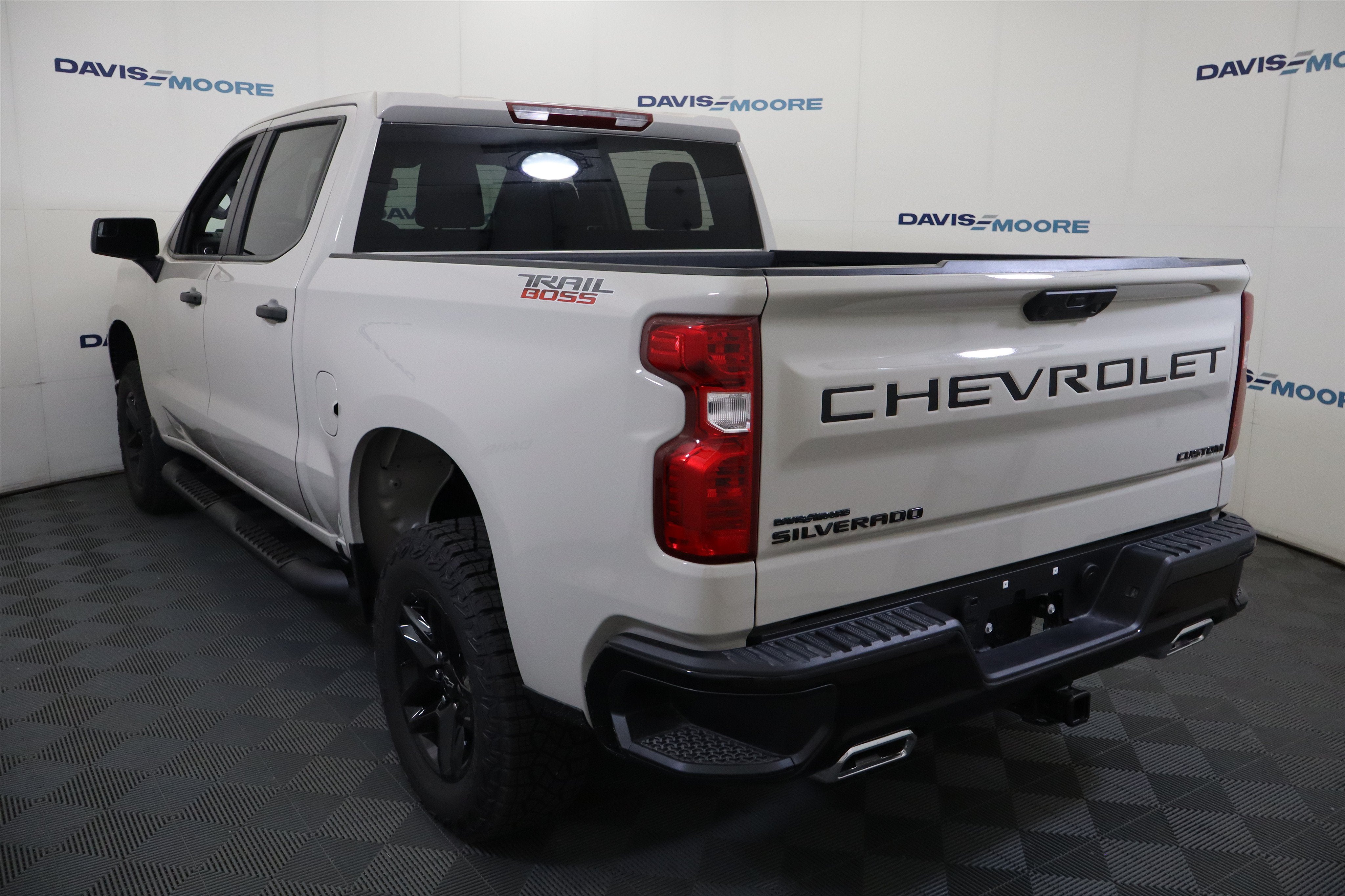 2026 Chevrolet Silverado 1500 Custom Trail Boss Crew Cab 4WD