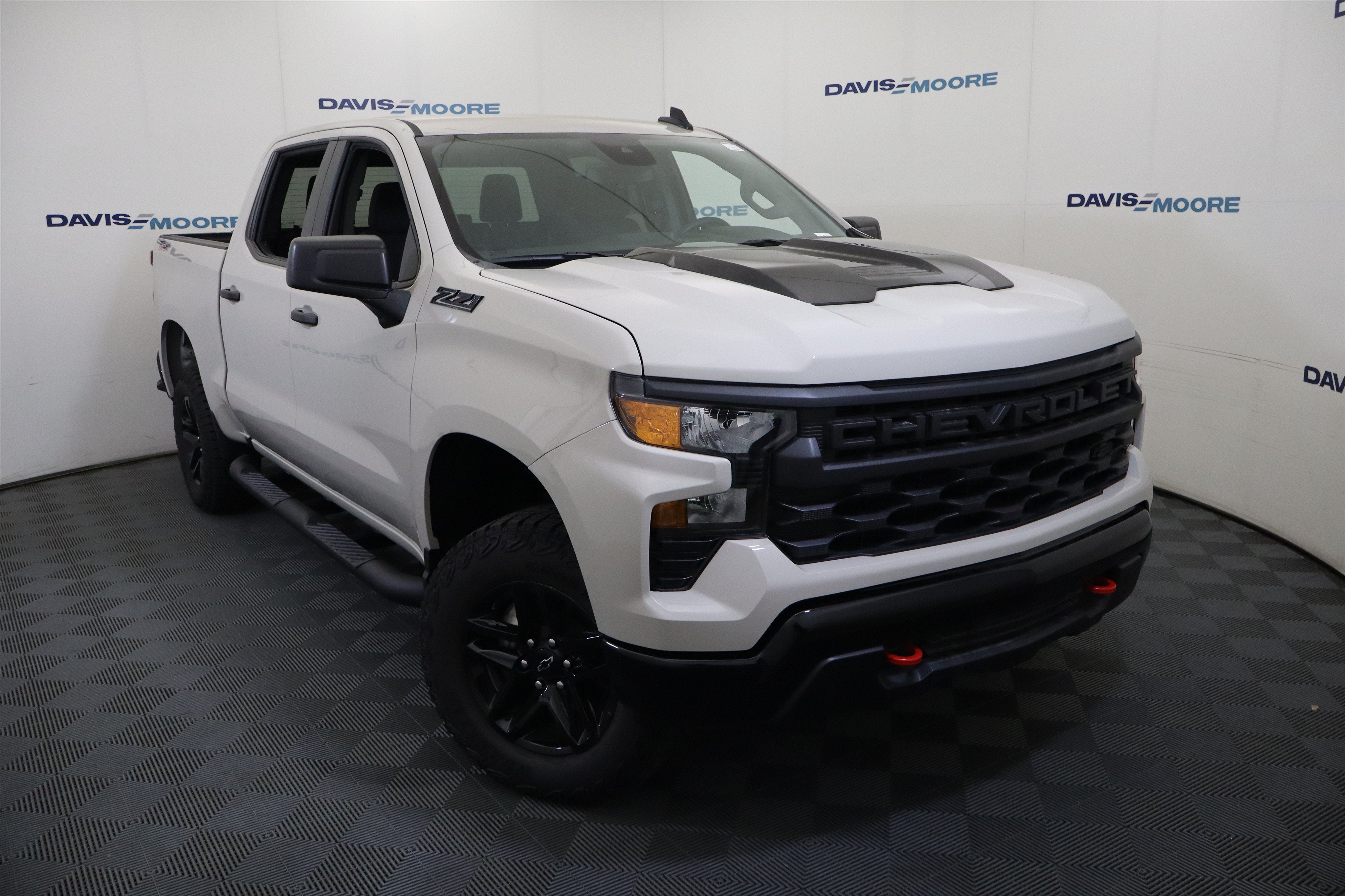 2026 Chevrolet Silverado 1500 Custom Trail Boss Crew Cab 4WD