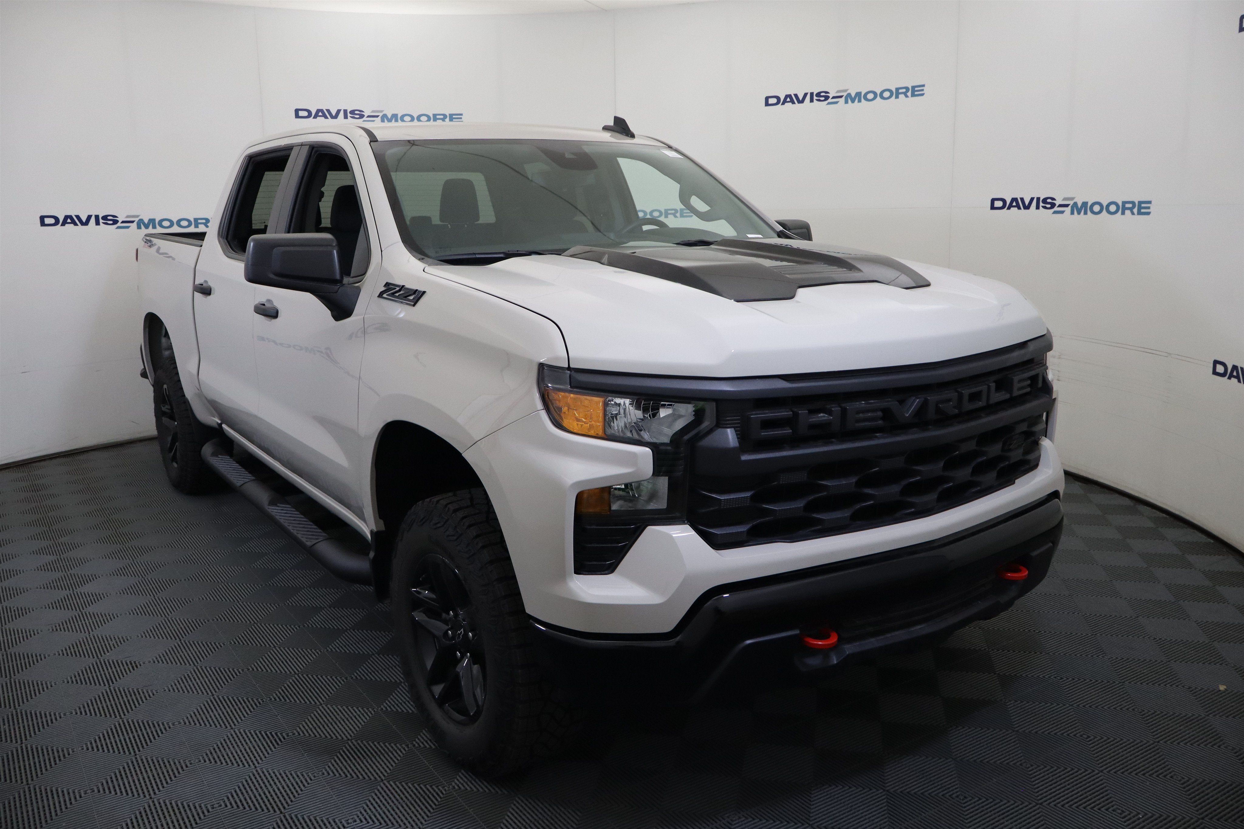 2026 Chevrolet Silverado 1500 Custom Trail Boss Crew Cab 4WD