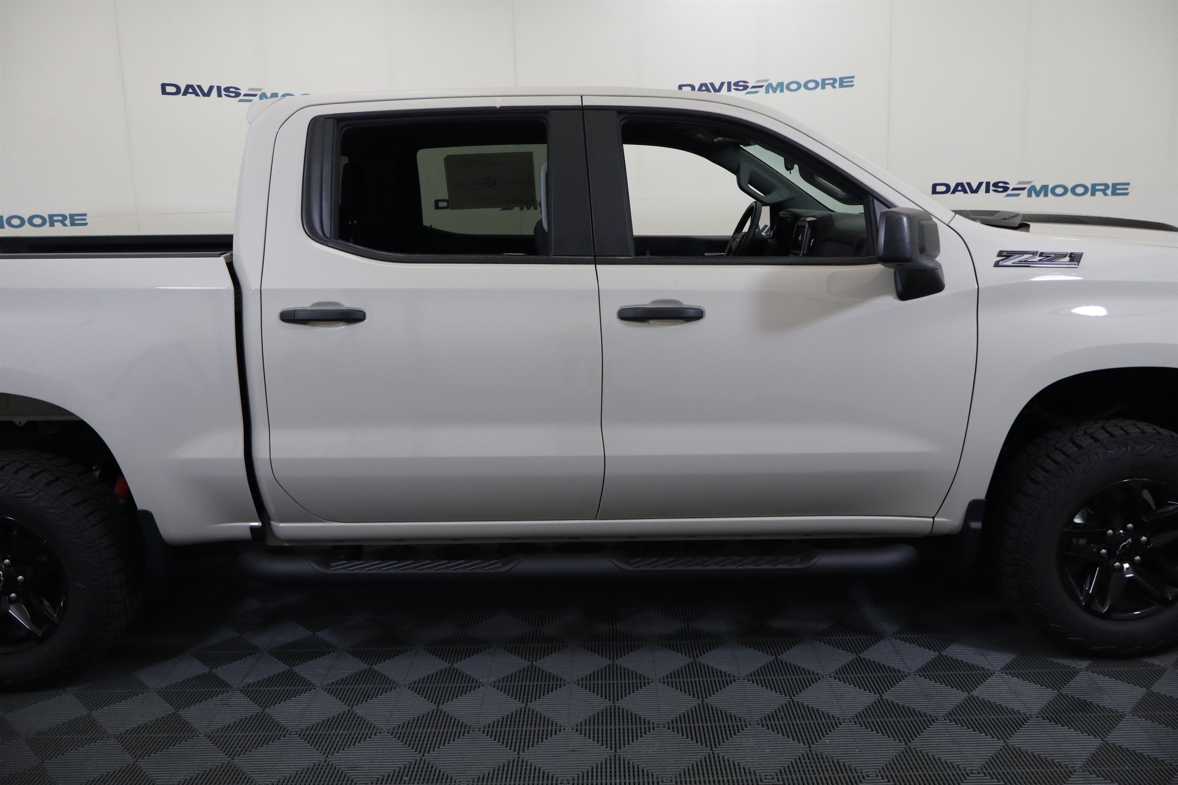 2026 Chevrolet Silverado 1500 Custom Trail Boss Crew Cab 4WD