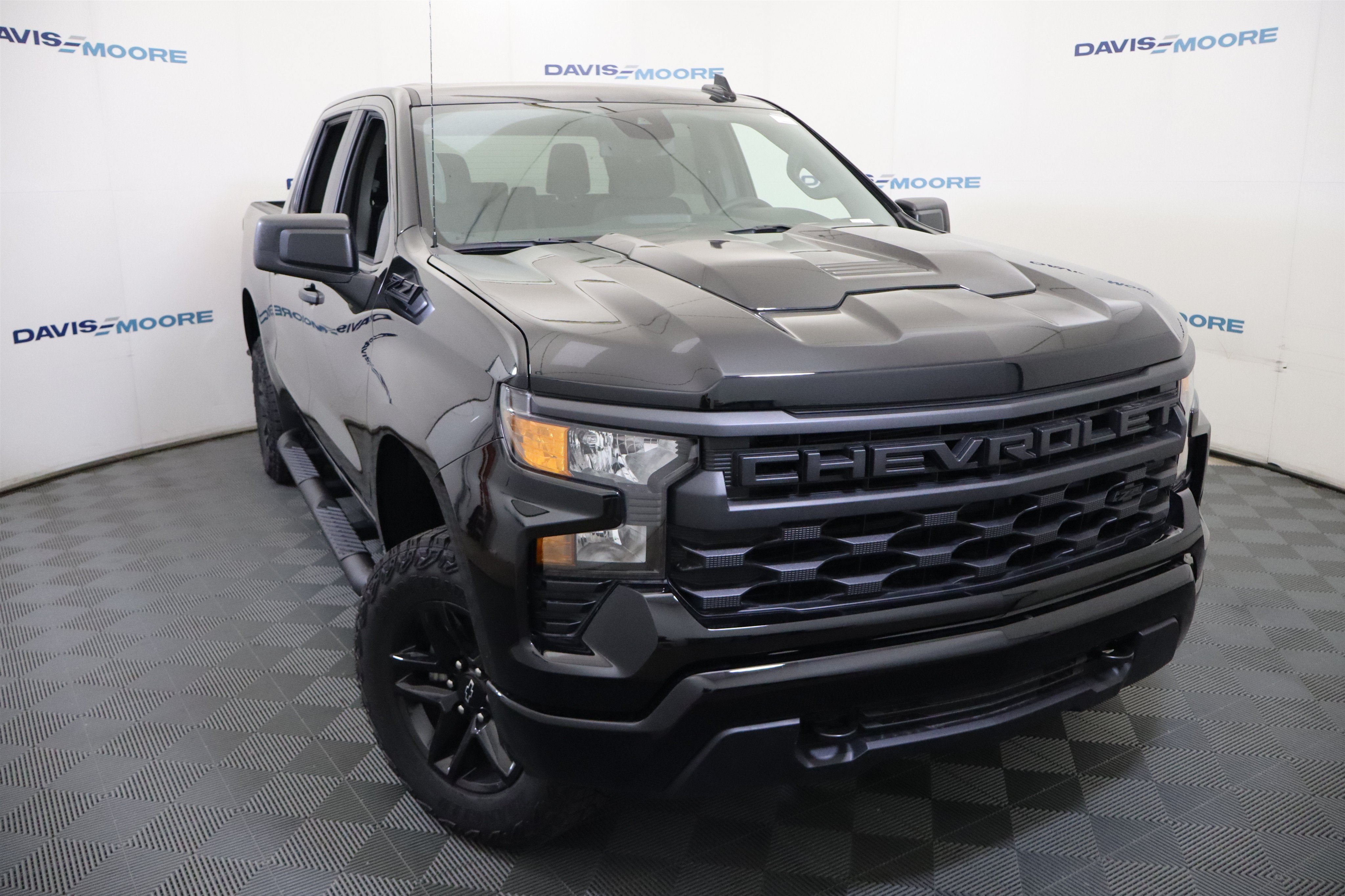 2026 Chevrolet Silverado 1500 Custom Trail Boss Crew Cab 4WD