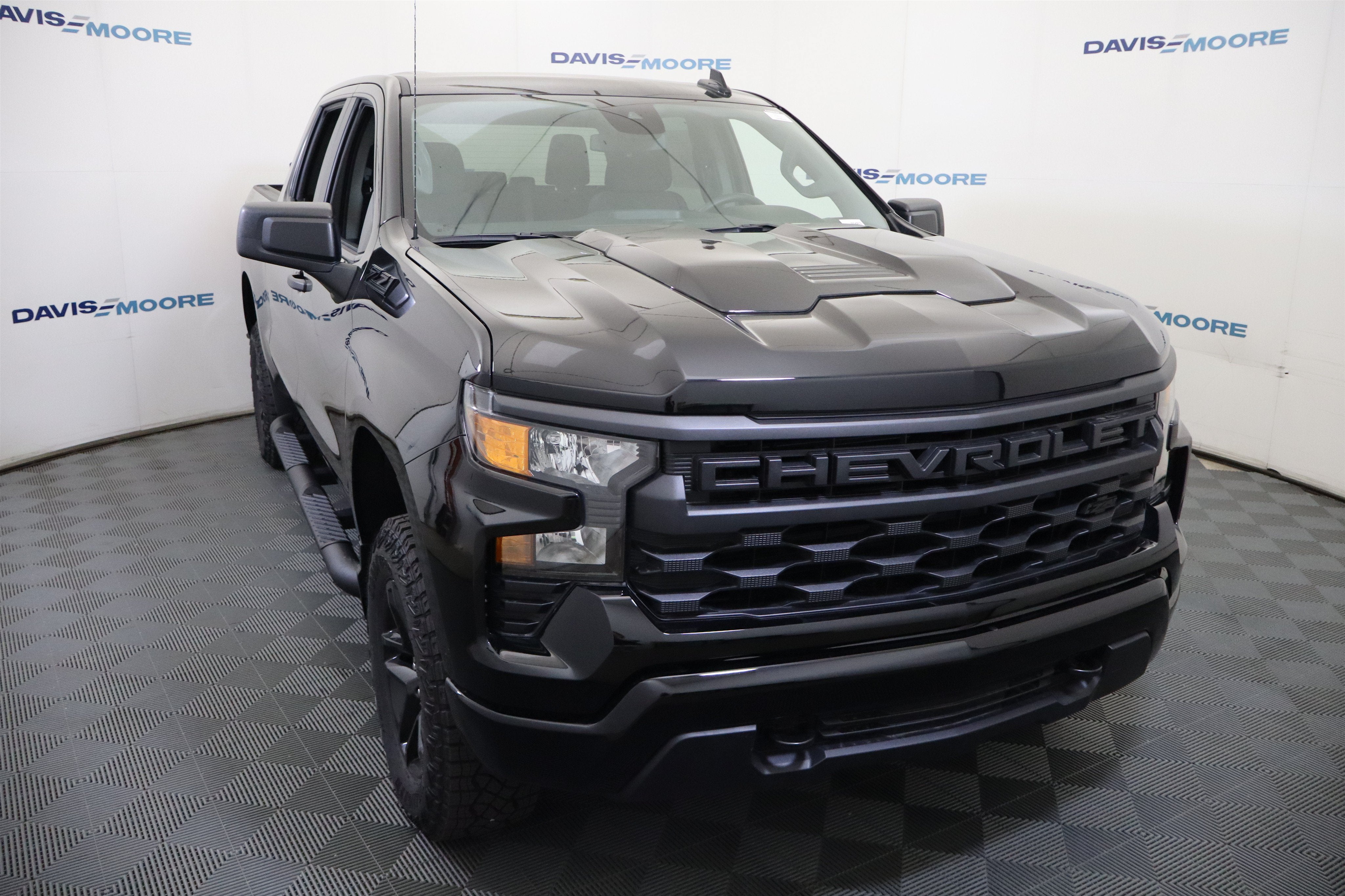 2026 Chevrolet Silverado 1500 Custom Trail Boss Crew Cab 4WD