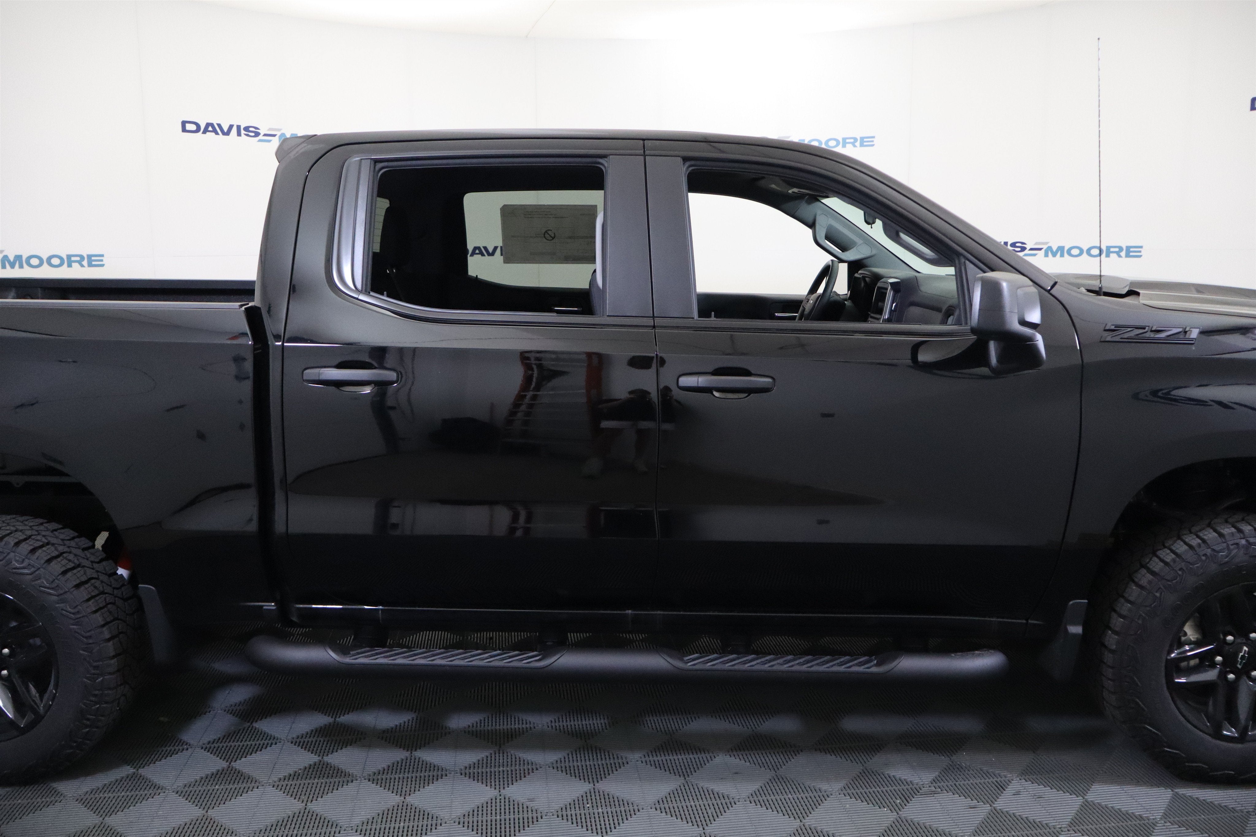 2026 Chevrolet Silverado 1500 Custom Trail Boss Crew Cab 4WD