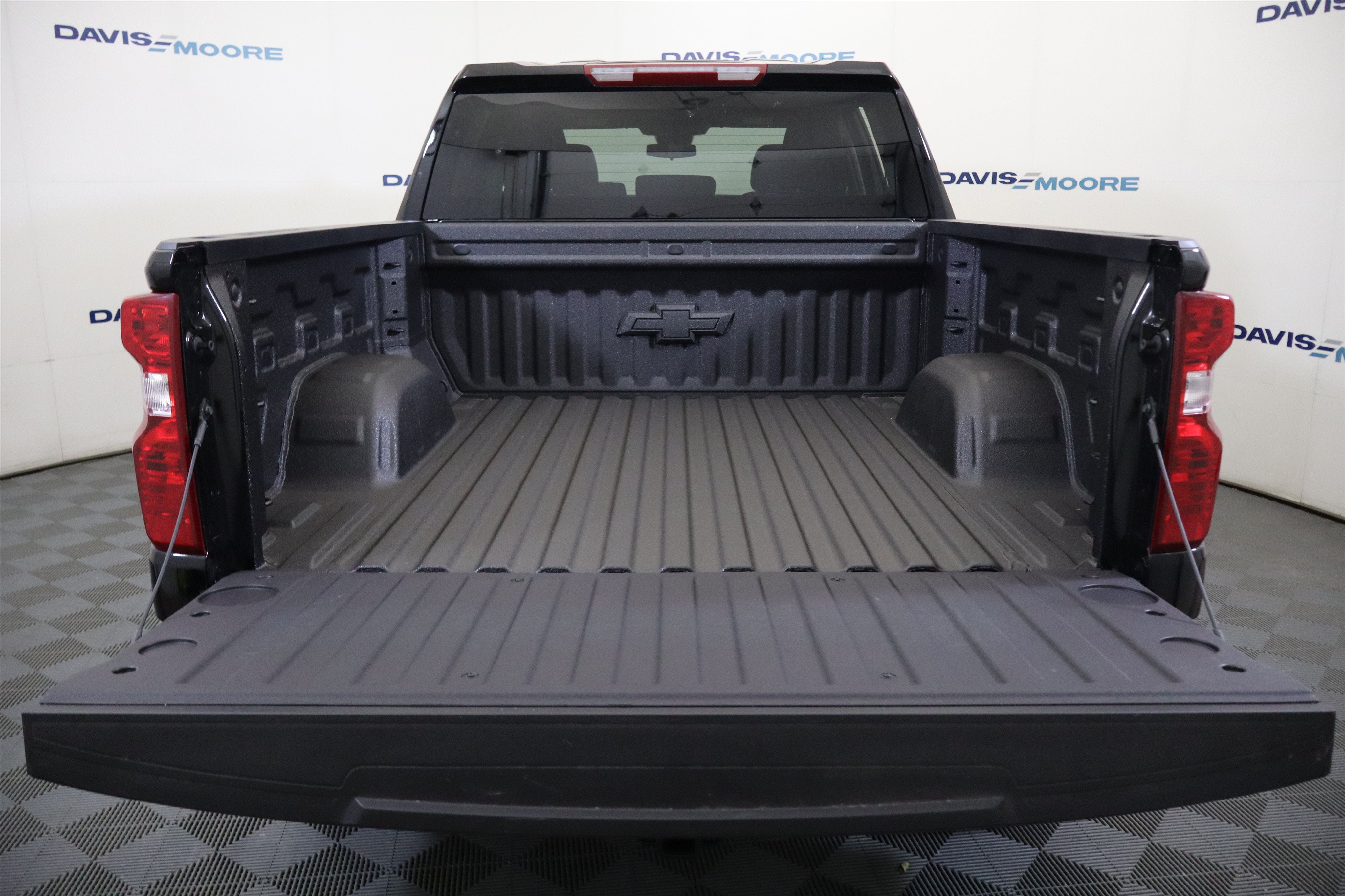2026 Chevrolet Silverado 1500 Custom Trail Boss Crew Cab 4WD
