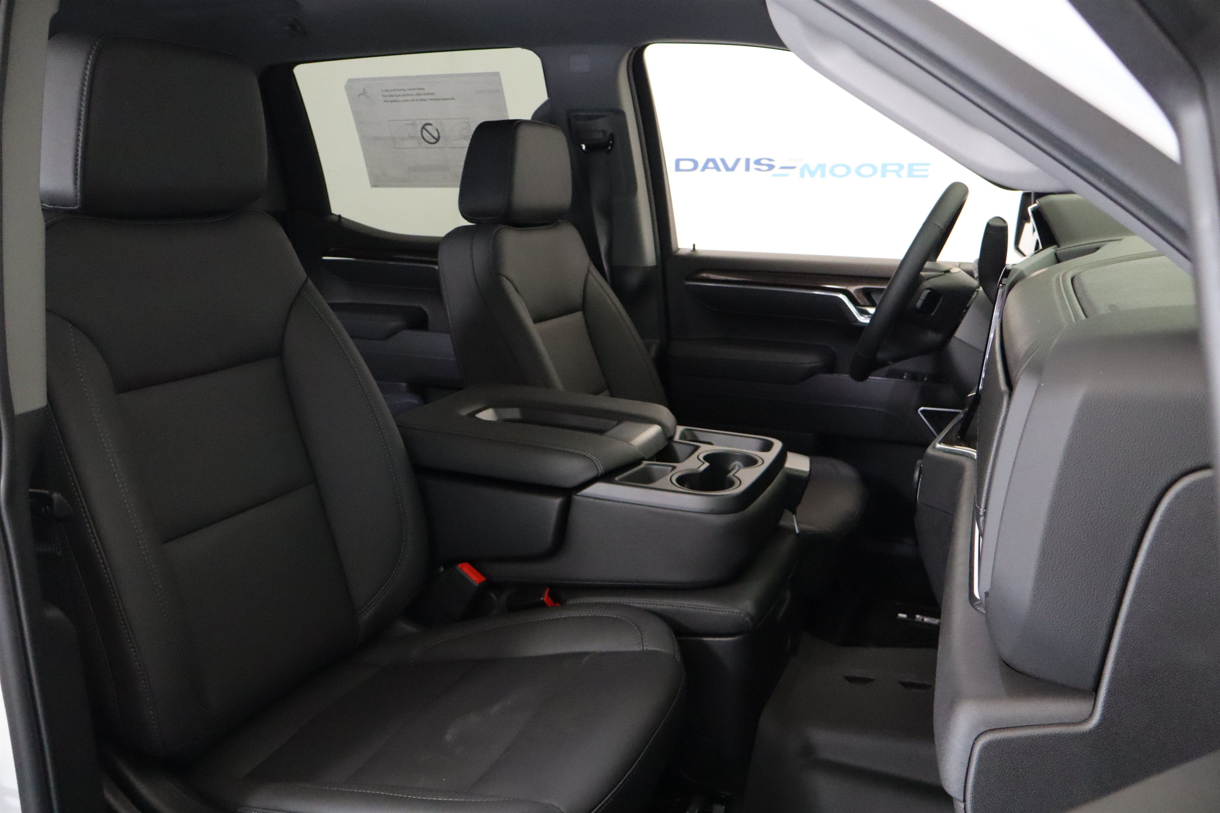 2026 Chevrolet Silverado 1500 LT Crew Cab 4WD