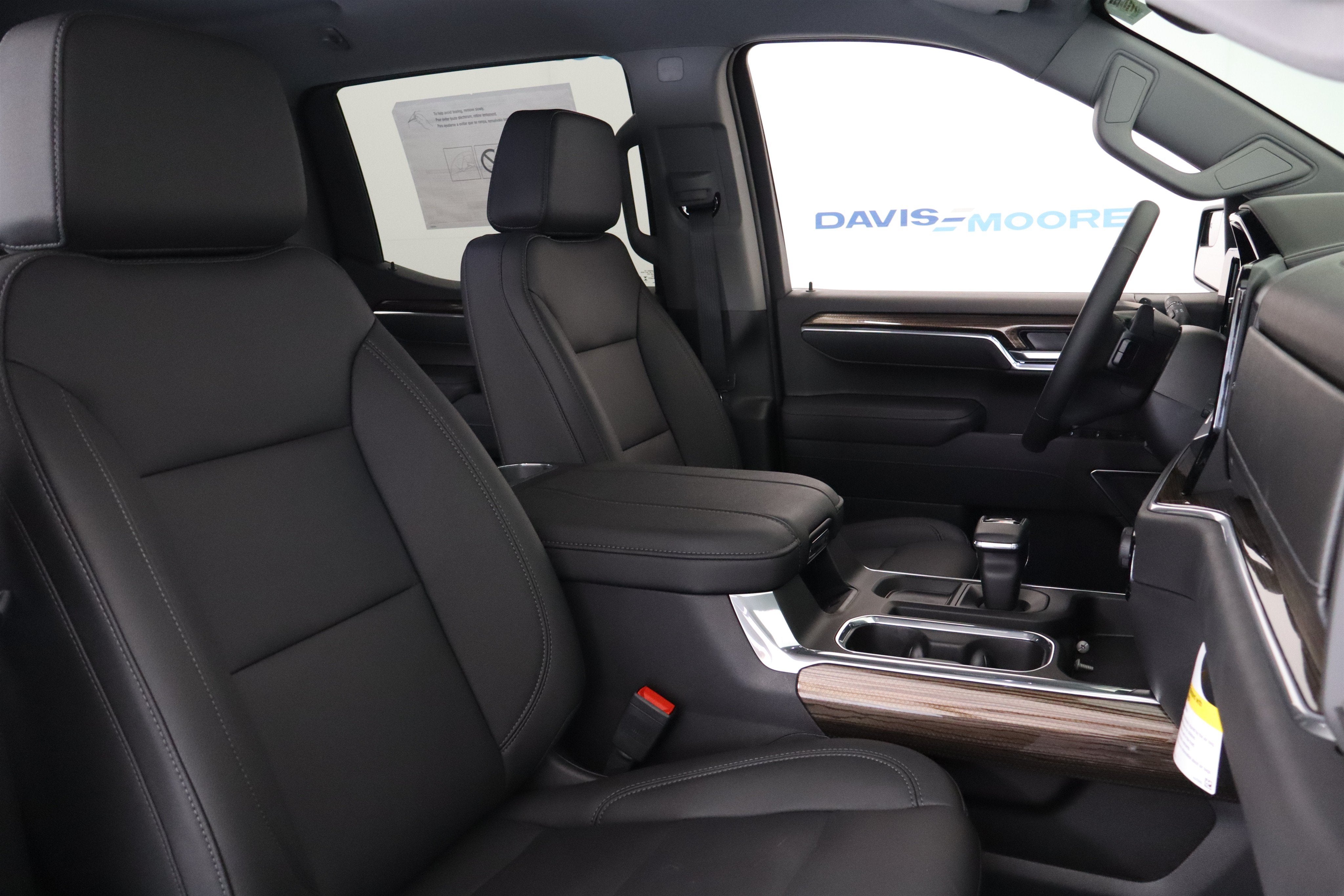 2026 Chevrolet Silverado 1500 LT Trail Boss Crew Cab 4WD