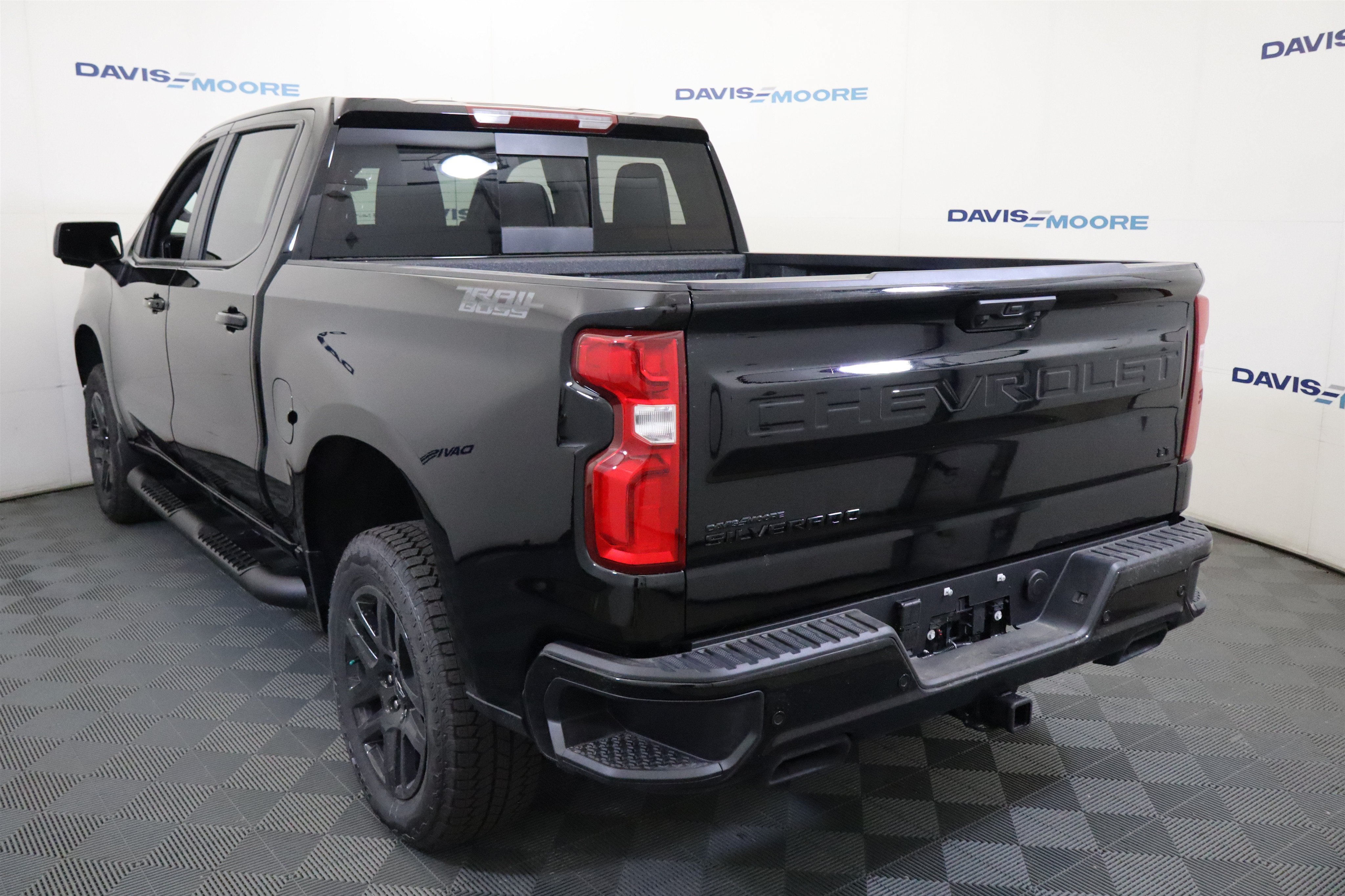 2026 Chevrolet Silverado 1500 LT Trail Boss Crew Cab 4WD