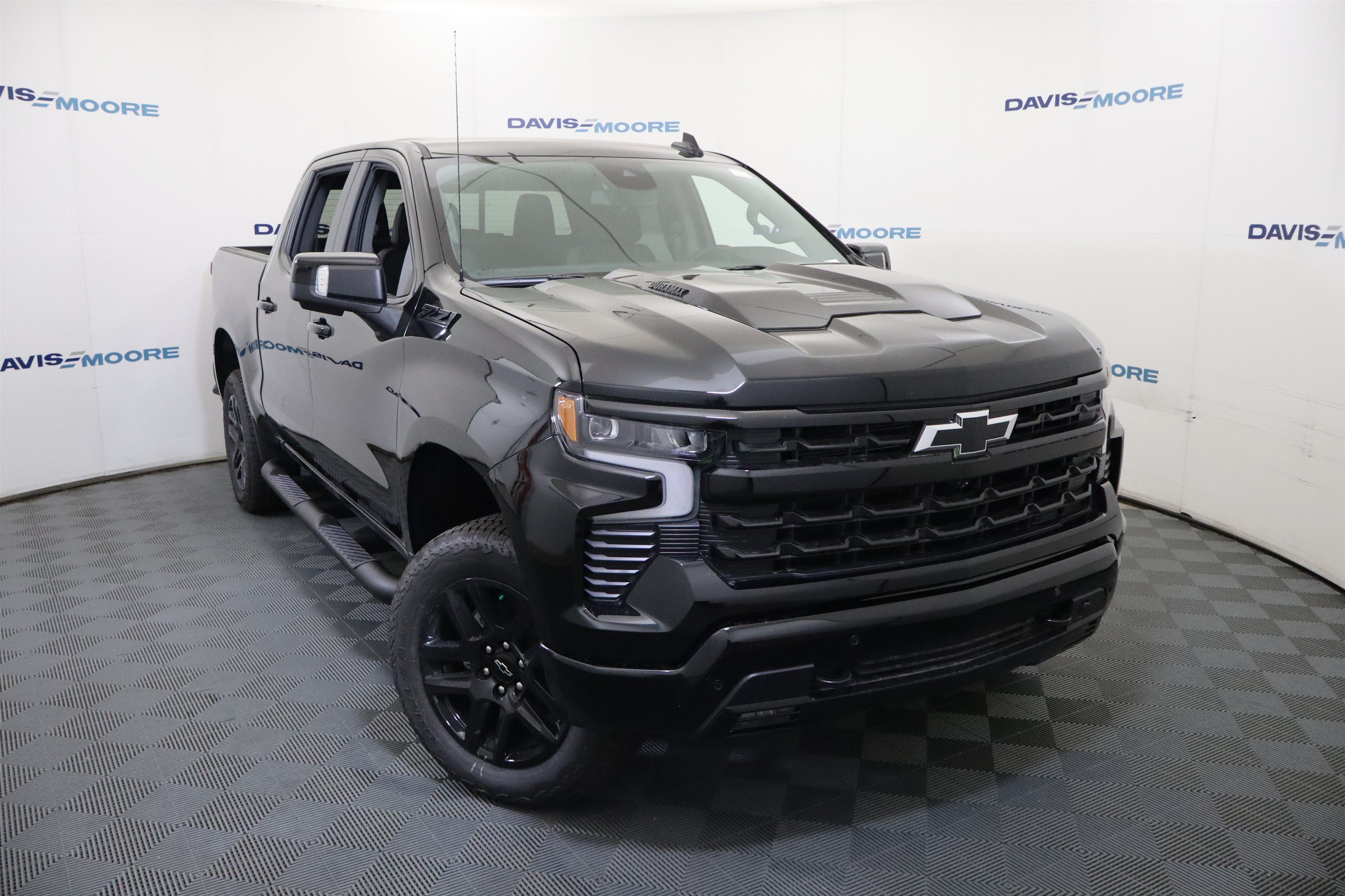 2026 Chevrolet Silverado 1500 LT Trail Boss Crew Cab 4WD