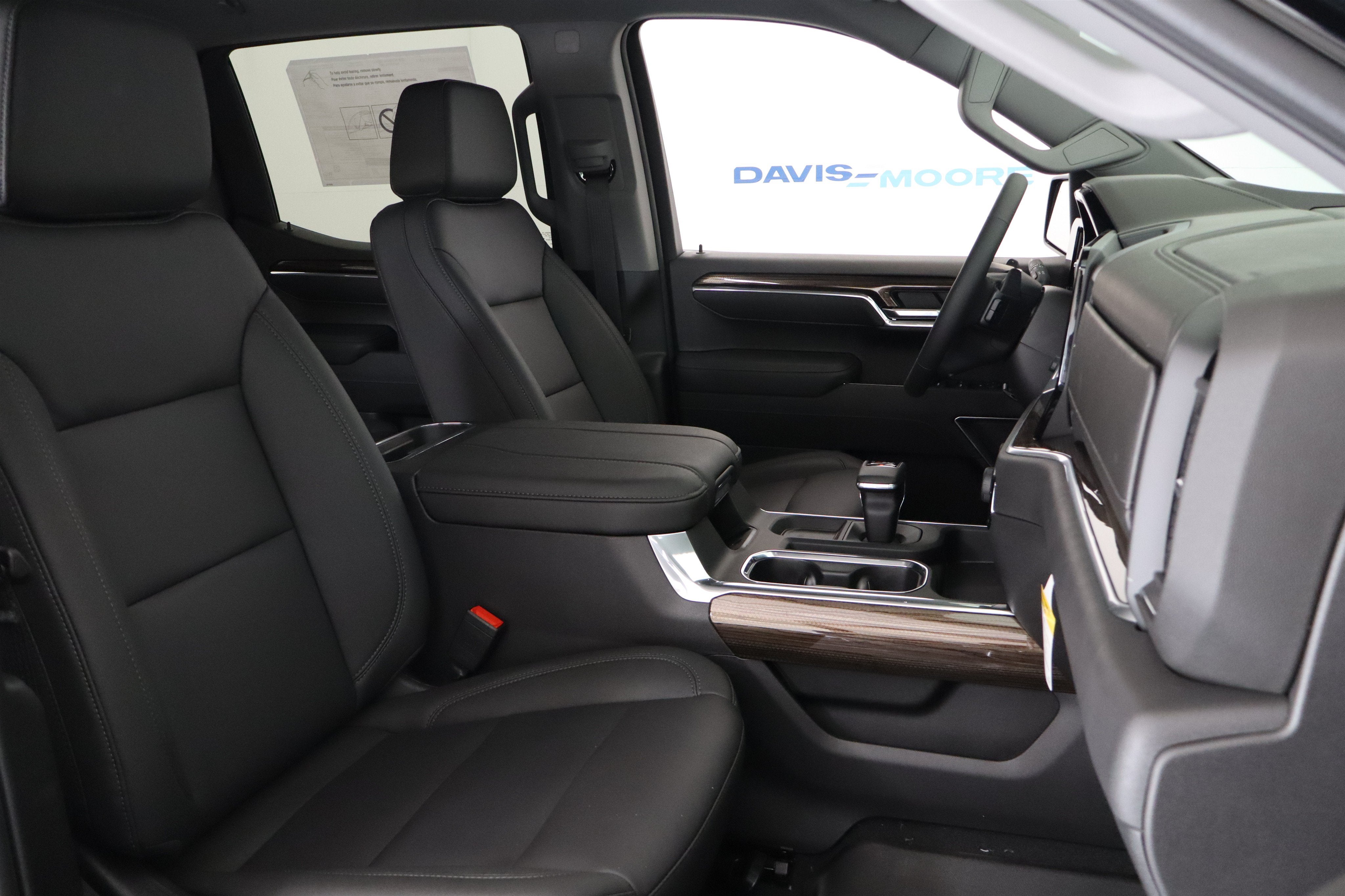 2026 Chevrolet Silverado 1500 LT Trail Boss Crew Cab 4WD