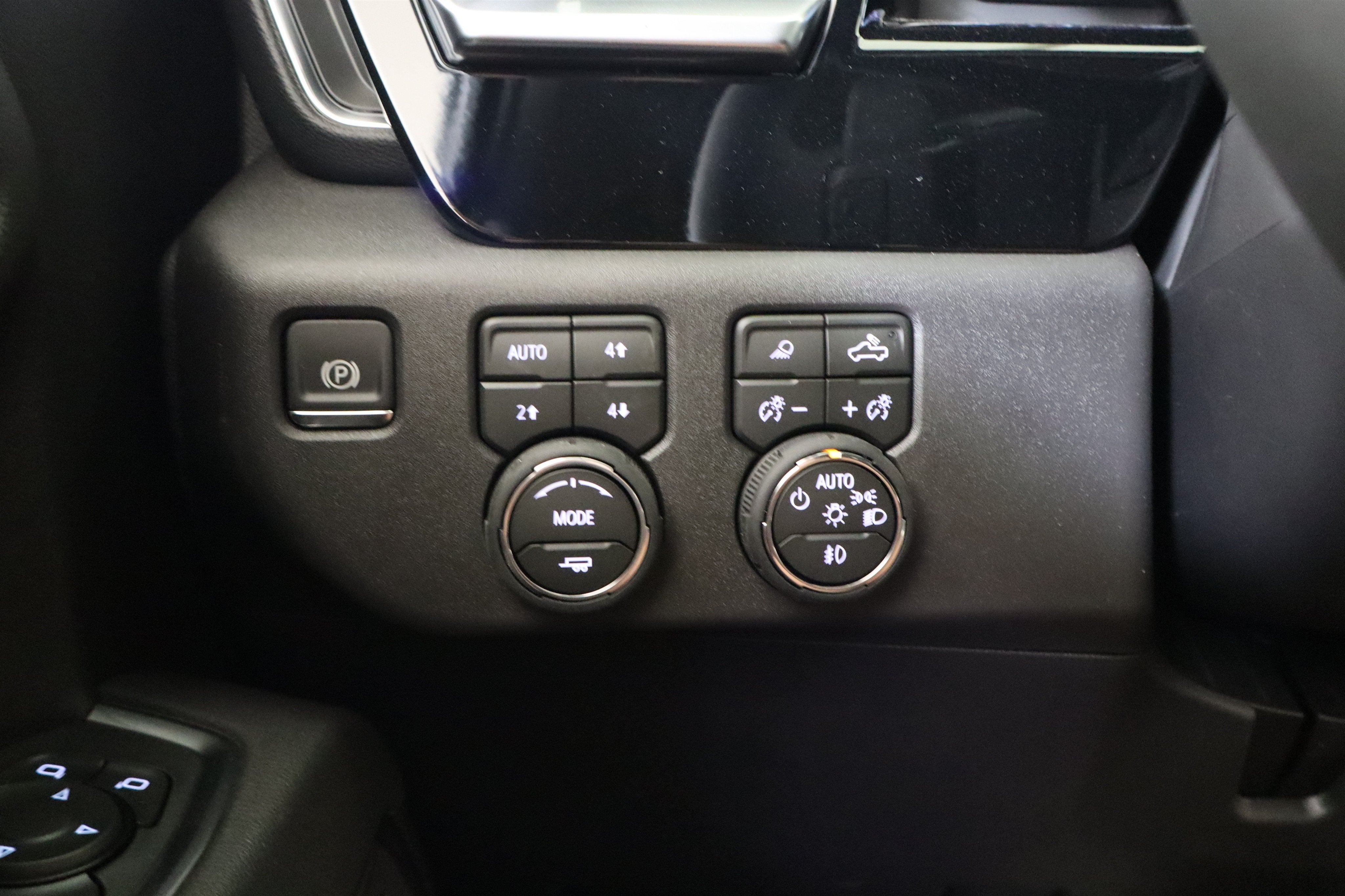 2026 Chevrolet Silverado 1500 LT Trail Boss Crew Cab 4WD