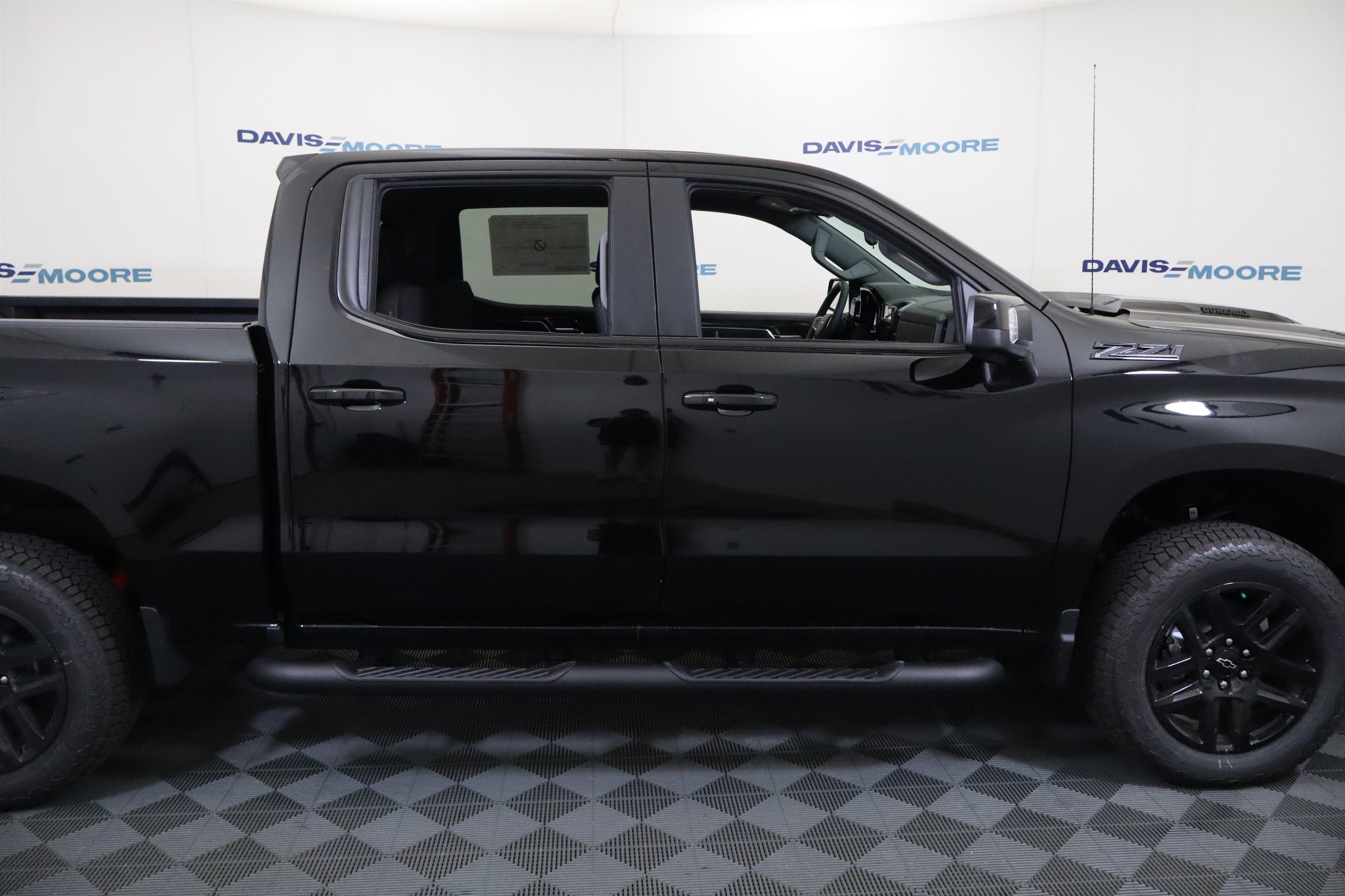 2026 Chevrolet Silverado 1500 LT Trail Boss Crew Cab 4WD