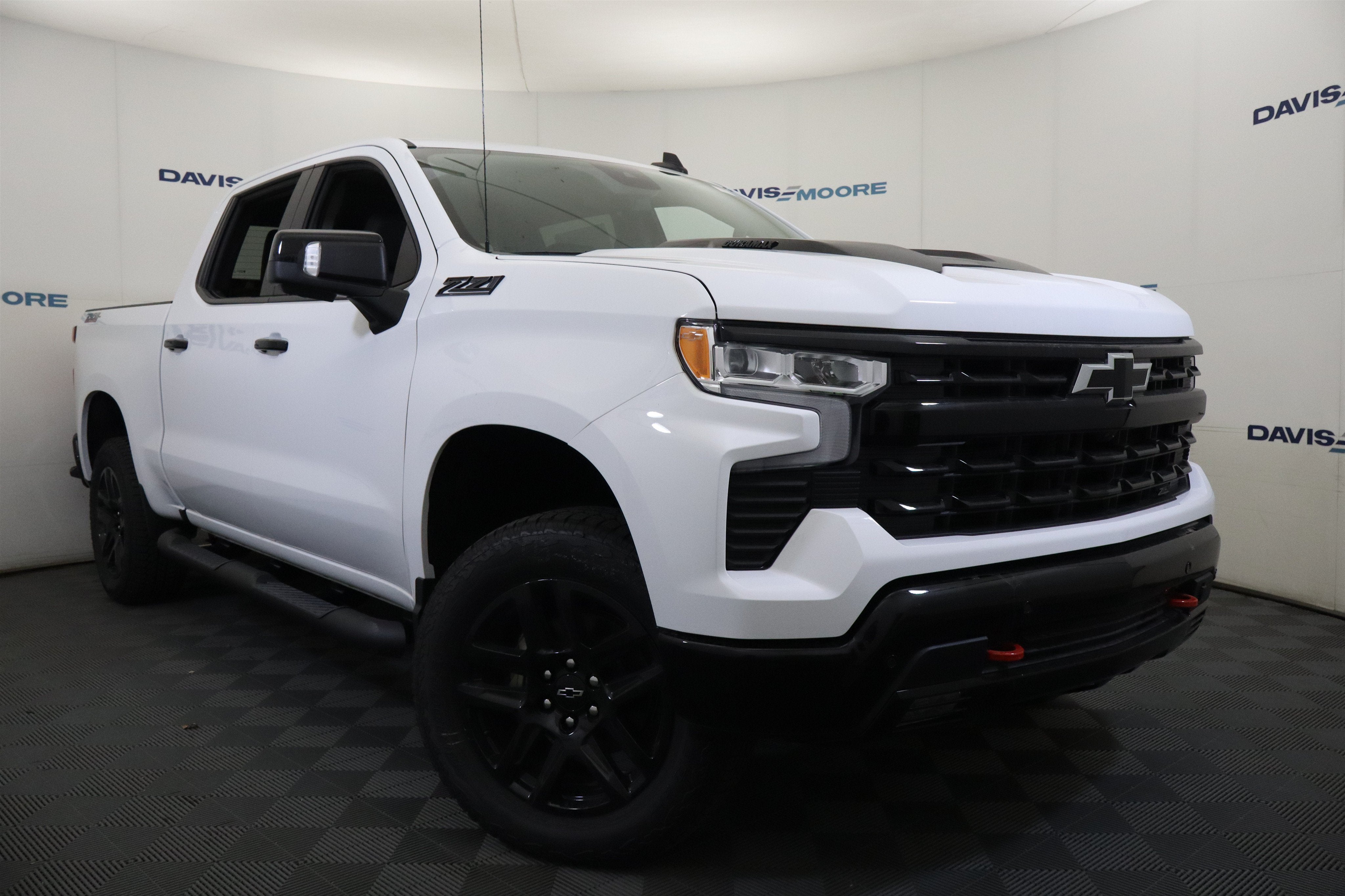 2026 Chevrolet Silverado 1500 LT Trail Boss Crew Cab 4WD