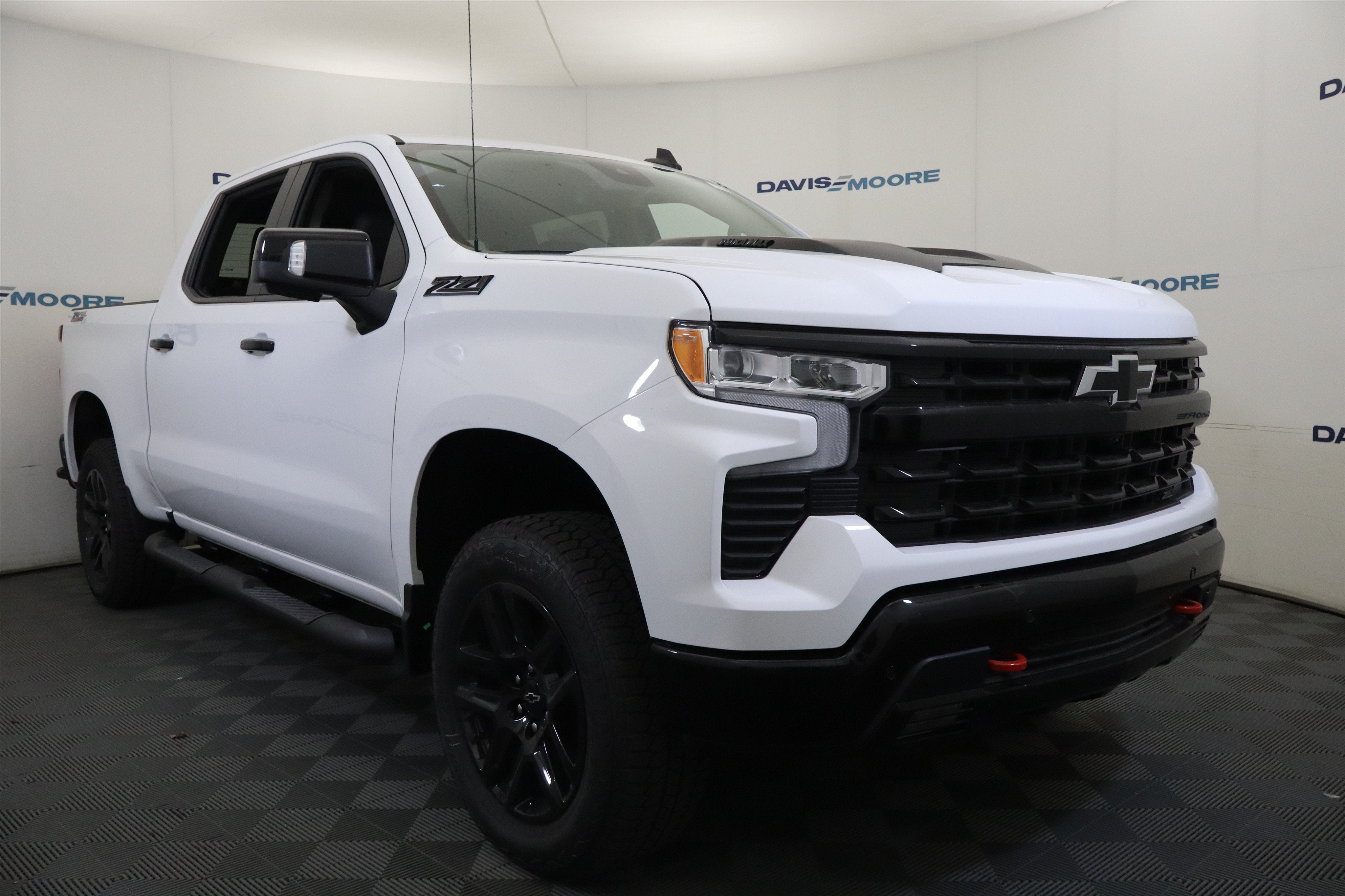2026 Chevrolet Silverado 1500 LT Trail Boss Crew Cab 4WD