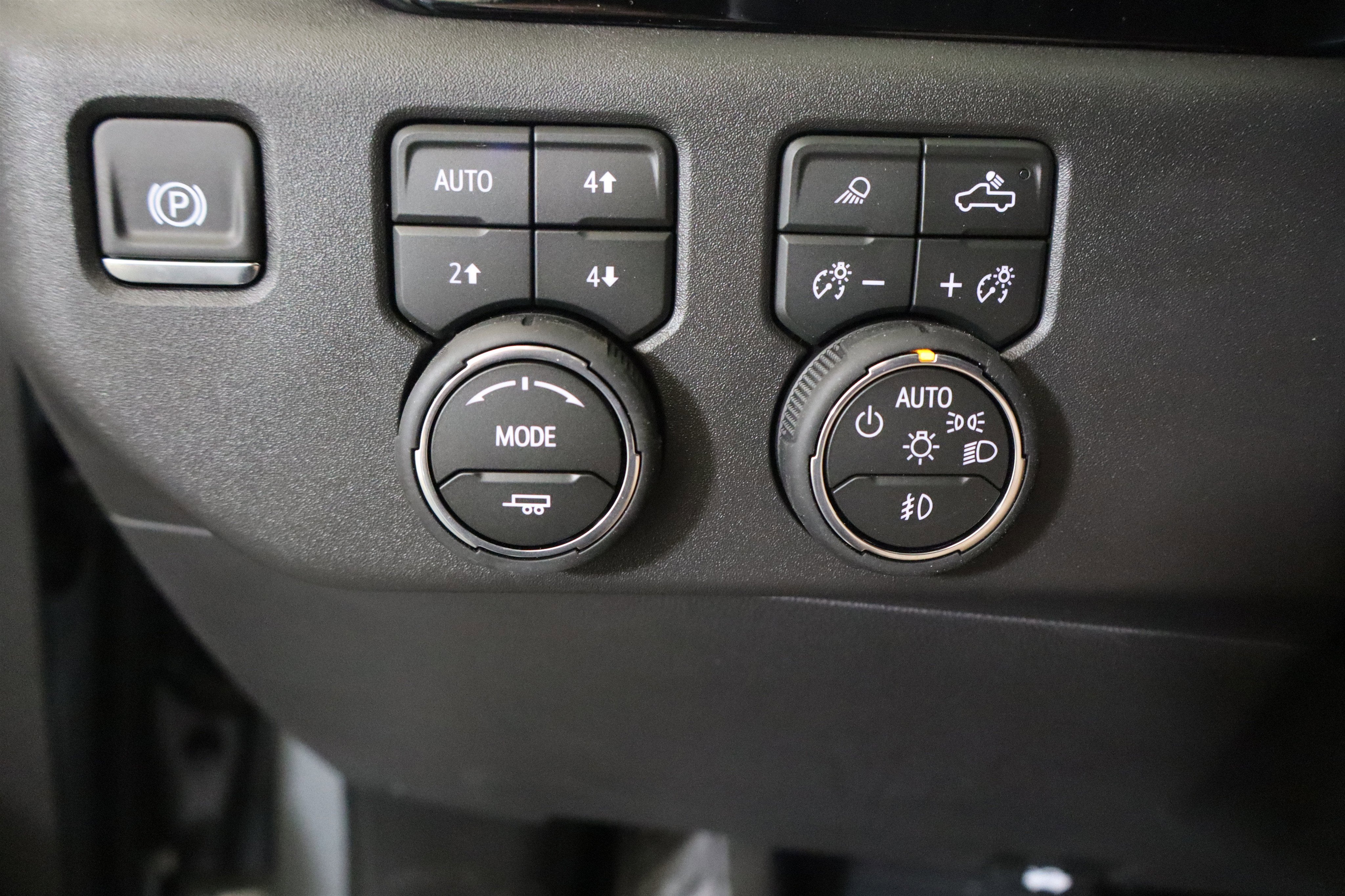 2026 Chevrolet Silverado 1500 LT Trail Boss Crew Cab 4WD