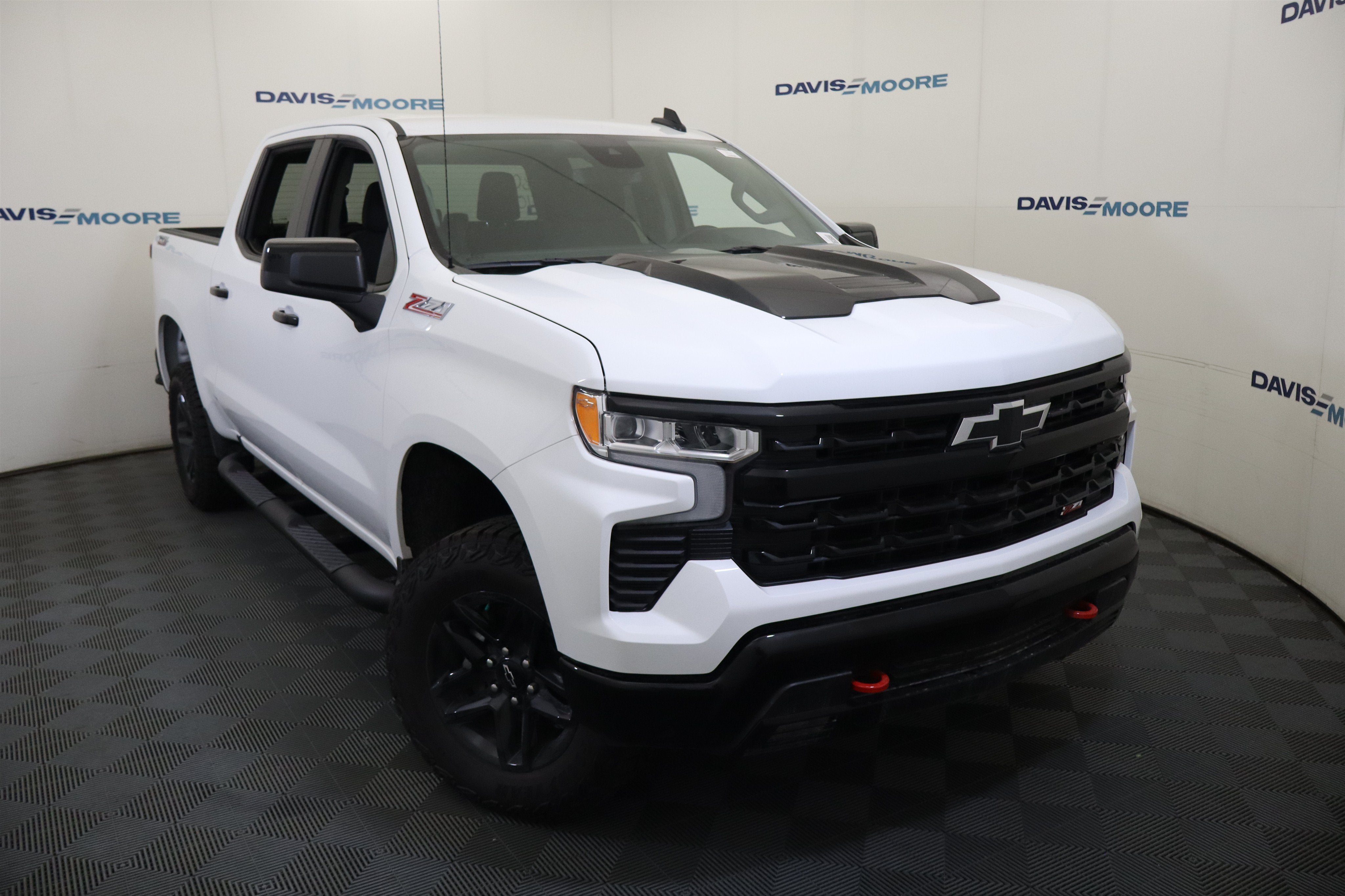 2026 Chevrolet Silverado 1500 LT Trail Boss Crew Cab 4WD