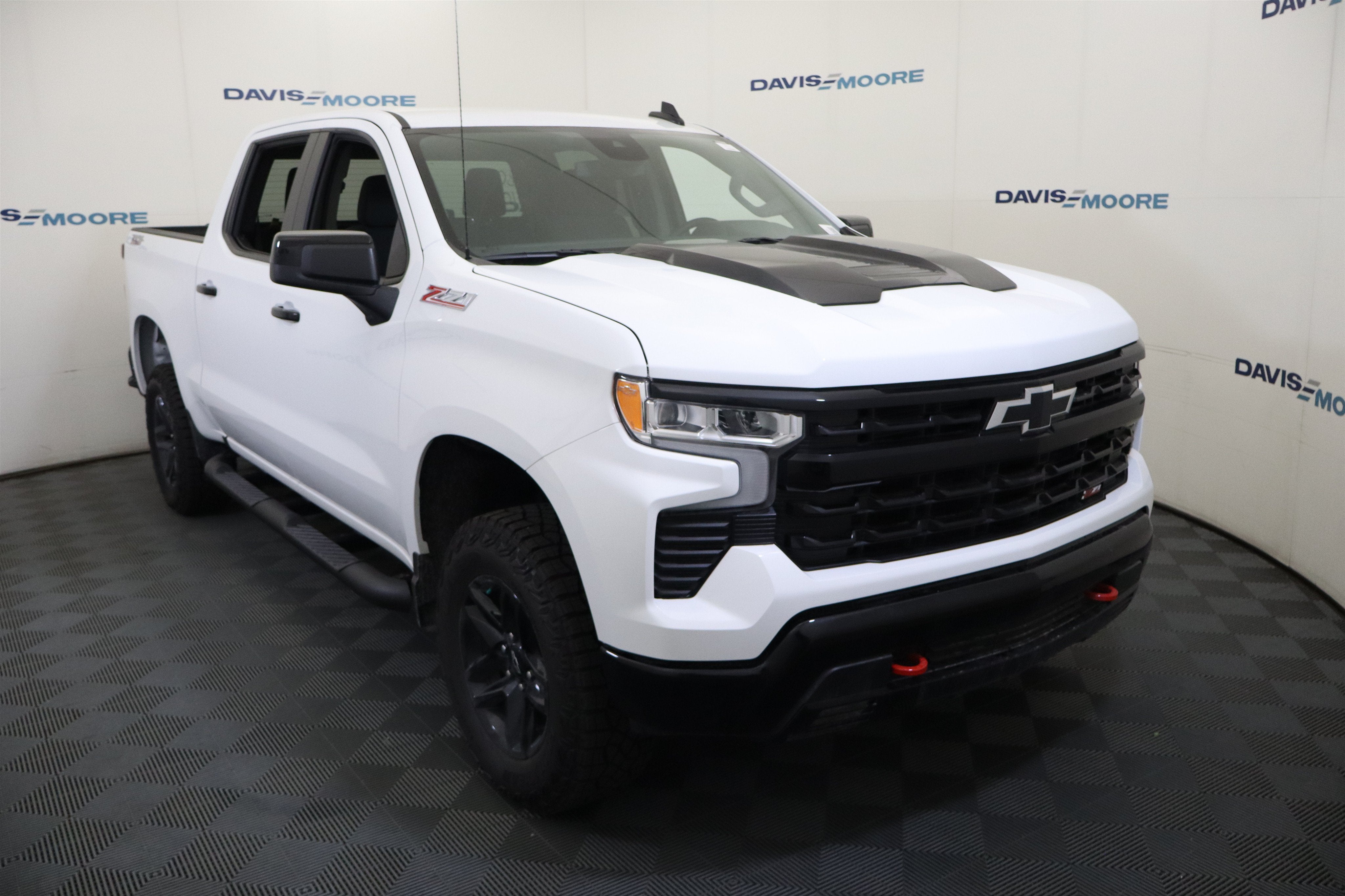 2026 Chevrolet Silverado 1500 LT Trail Boss Crew Cab 4WD