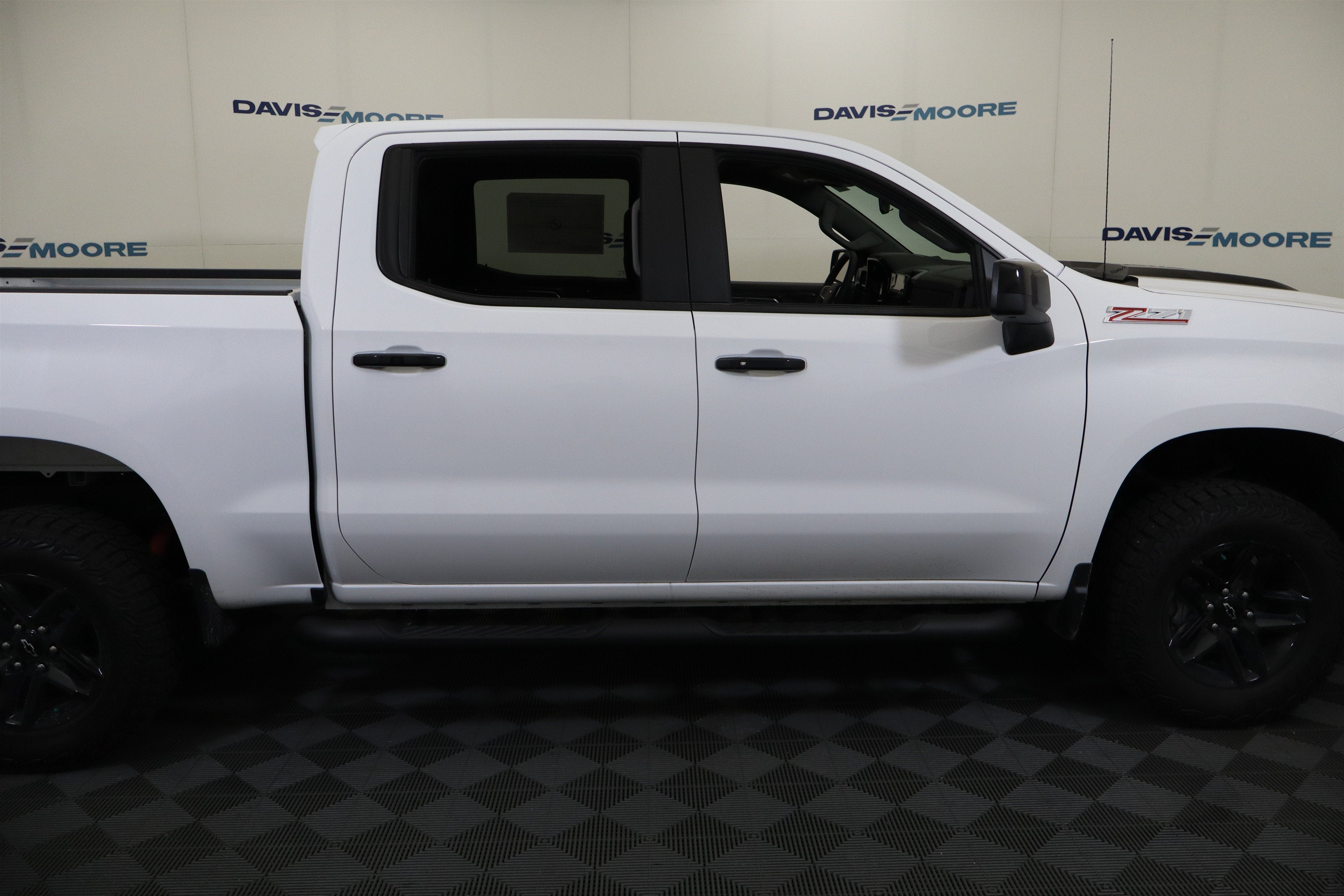 2026 Chevrolet Silverado 1500 LT Trail Boss Crew Cab 4WD