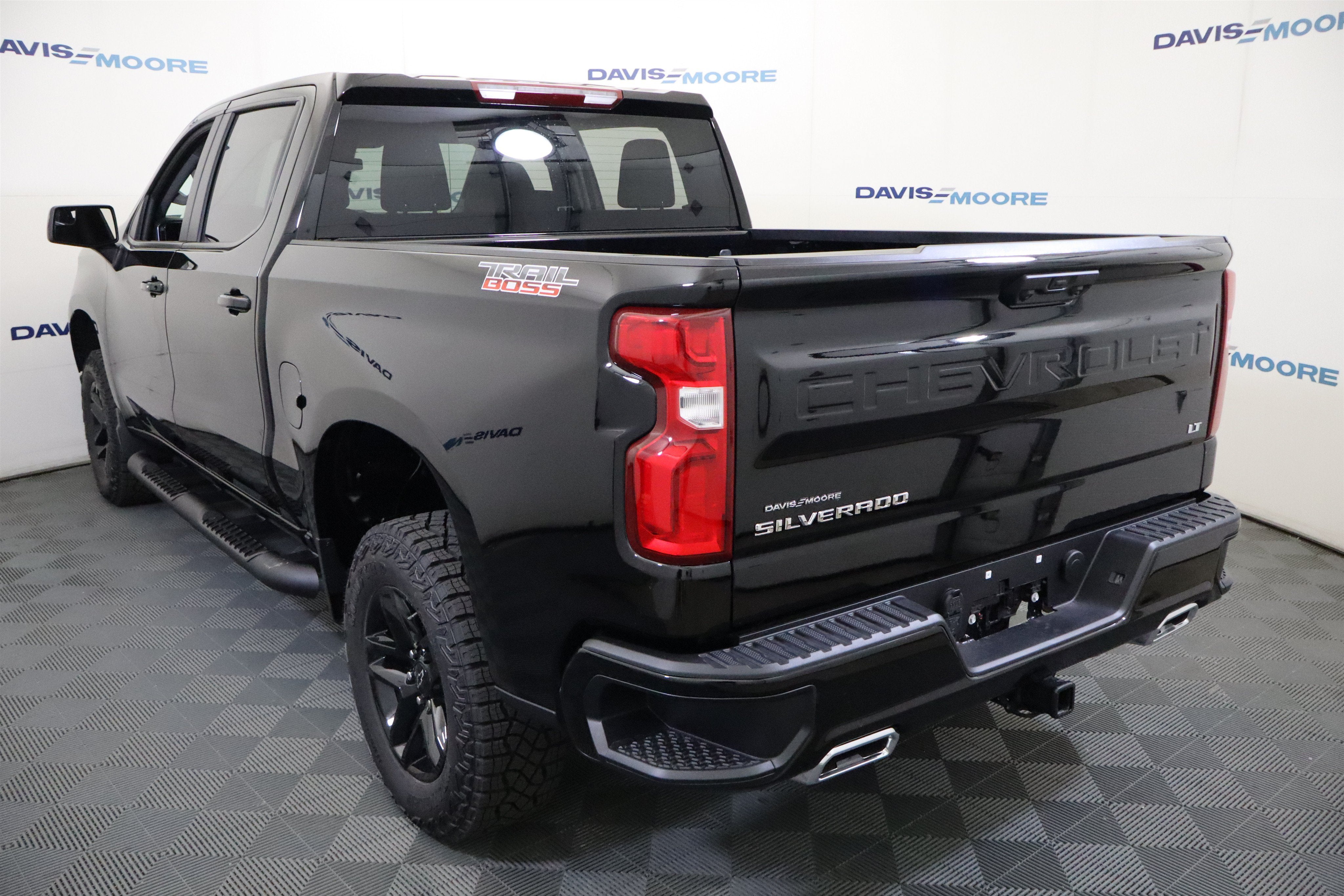 2026 Chevrolet Silverado 1500 LT Trail Boss Crew Cab 4WD
