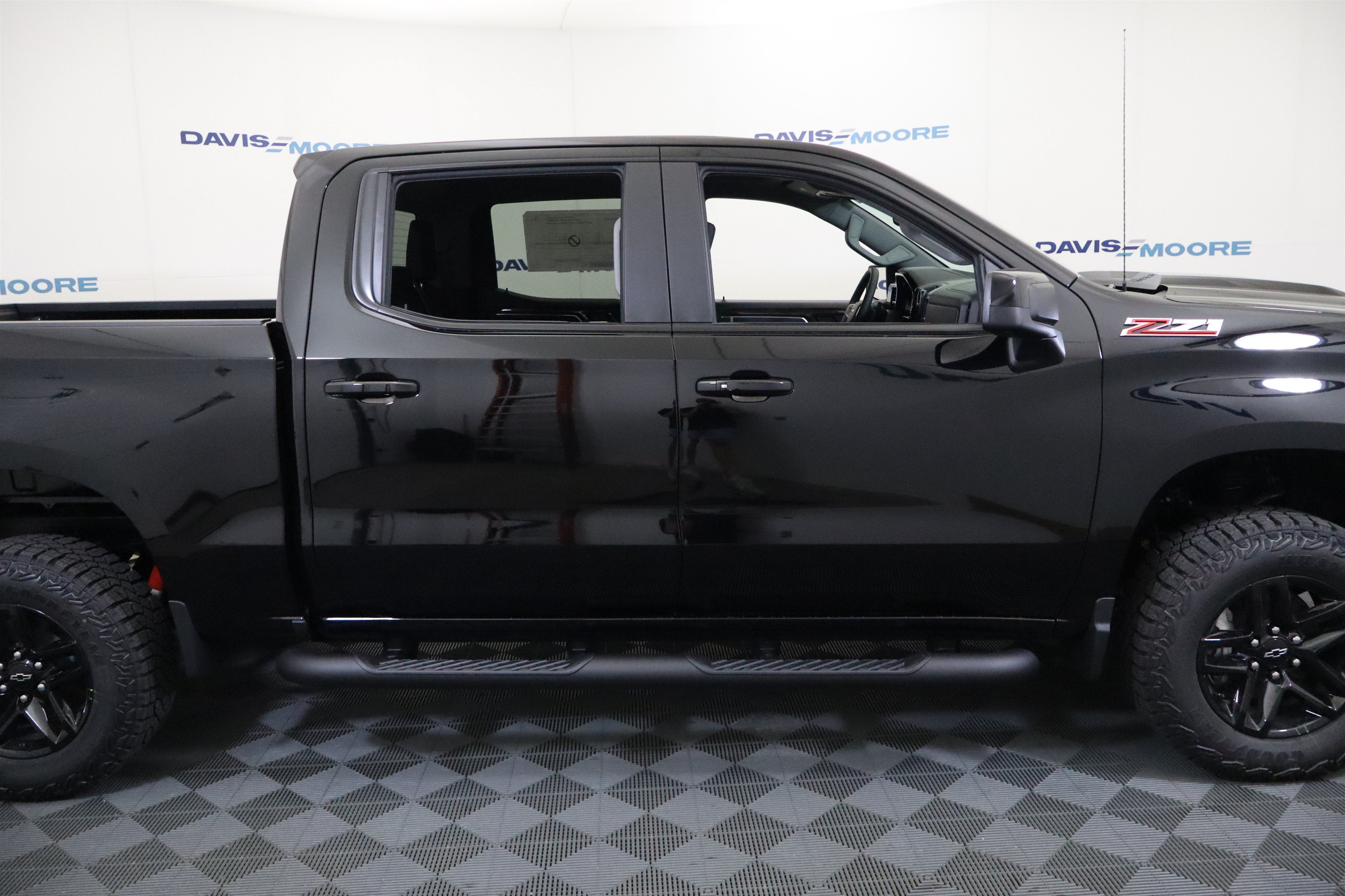 2026 Chevrolet Silverado 1500 LT Trail Boss Crew Cab 4WD