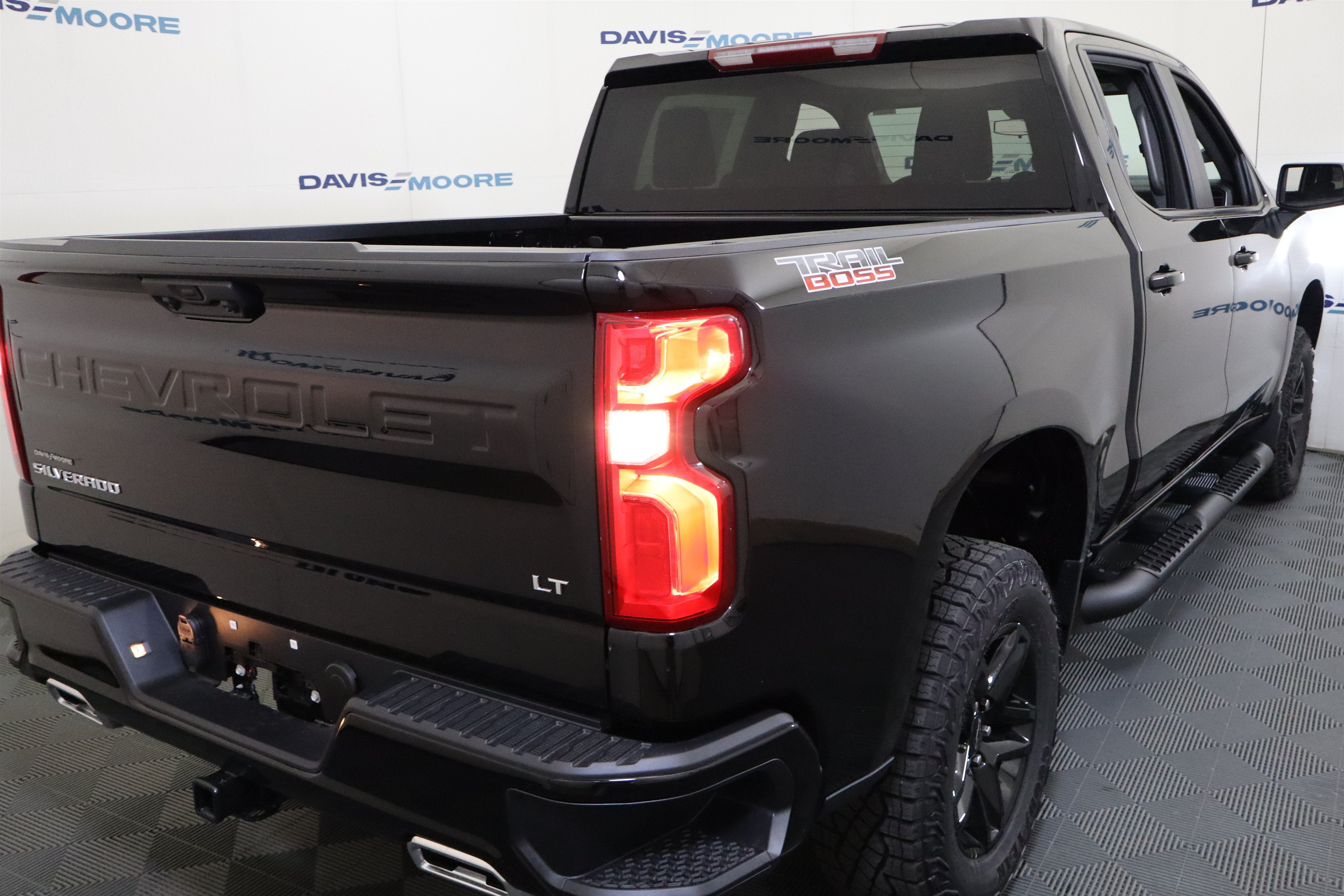 2026 Chevrolet Silverado 1500 LT Trail Boss Crew Cab 4WD