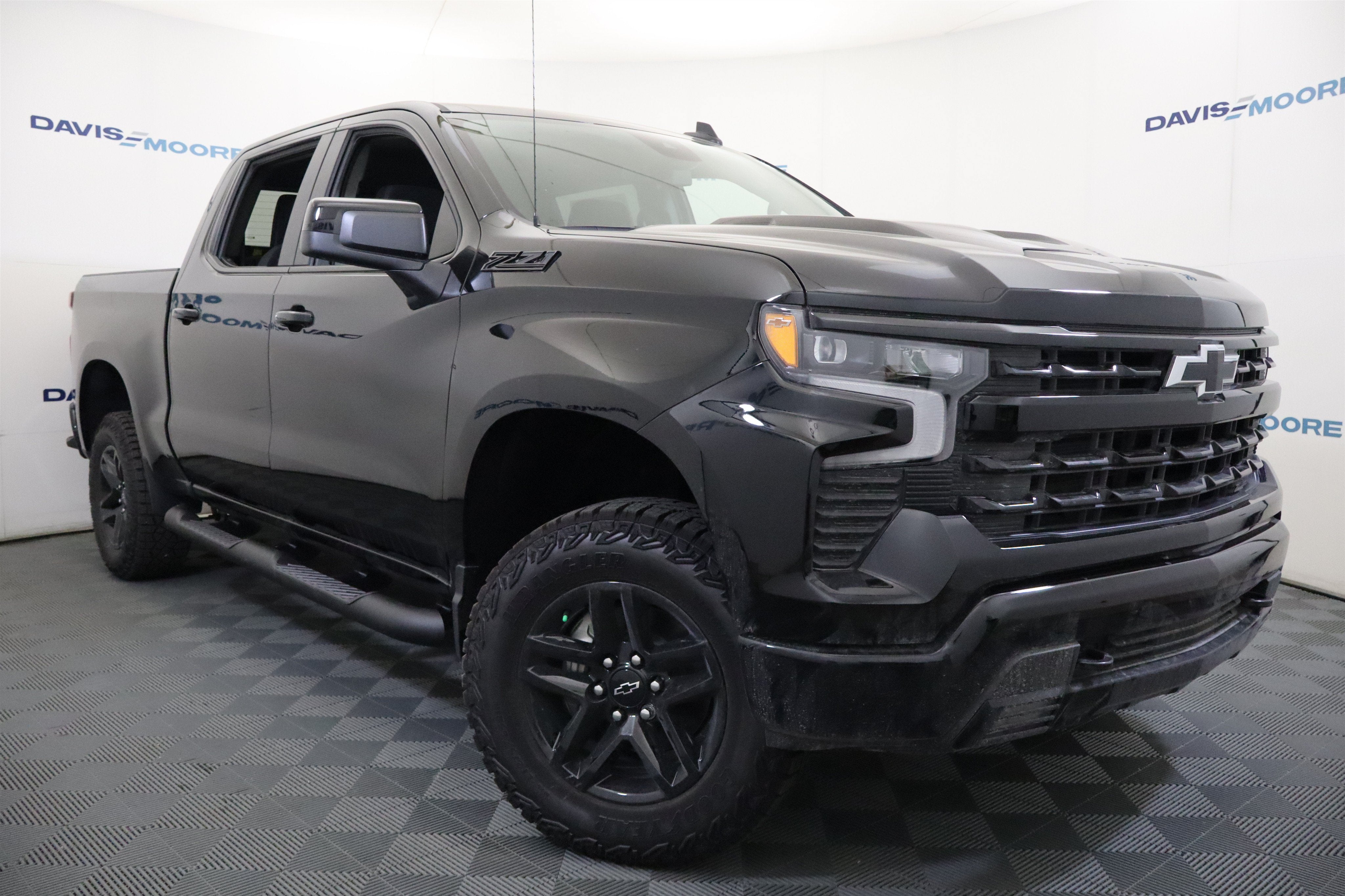 2026 Chevrolet Silverado 1500 LT Trail Boss Crew Cab 4WD
