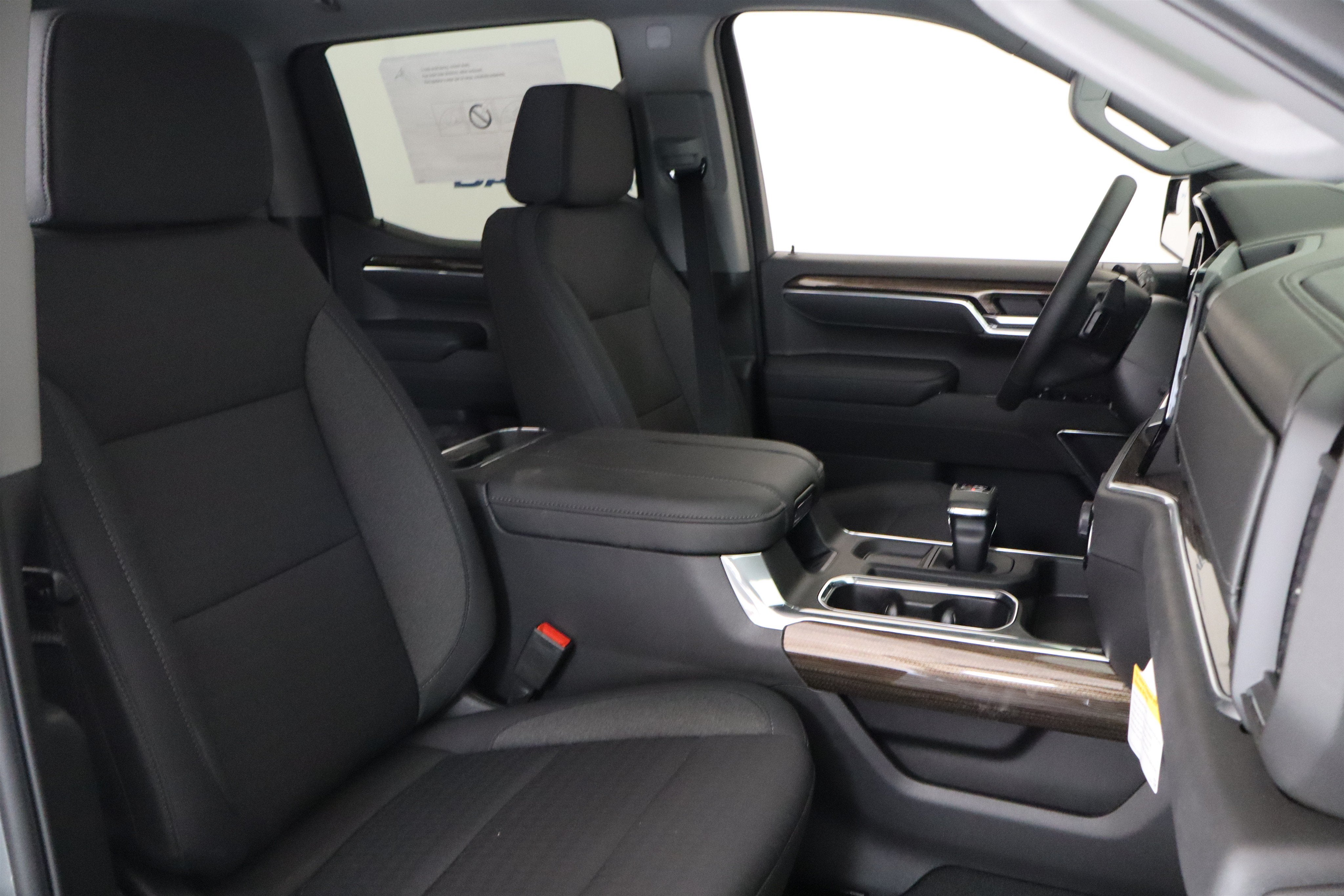 2026 Chevrolet Silverado 1500 LT Trail Boss Crew Cab 4WD