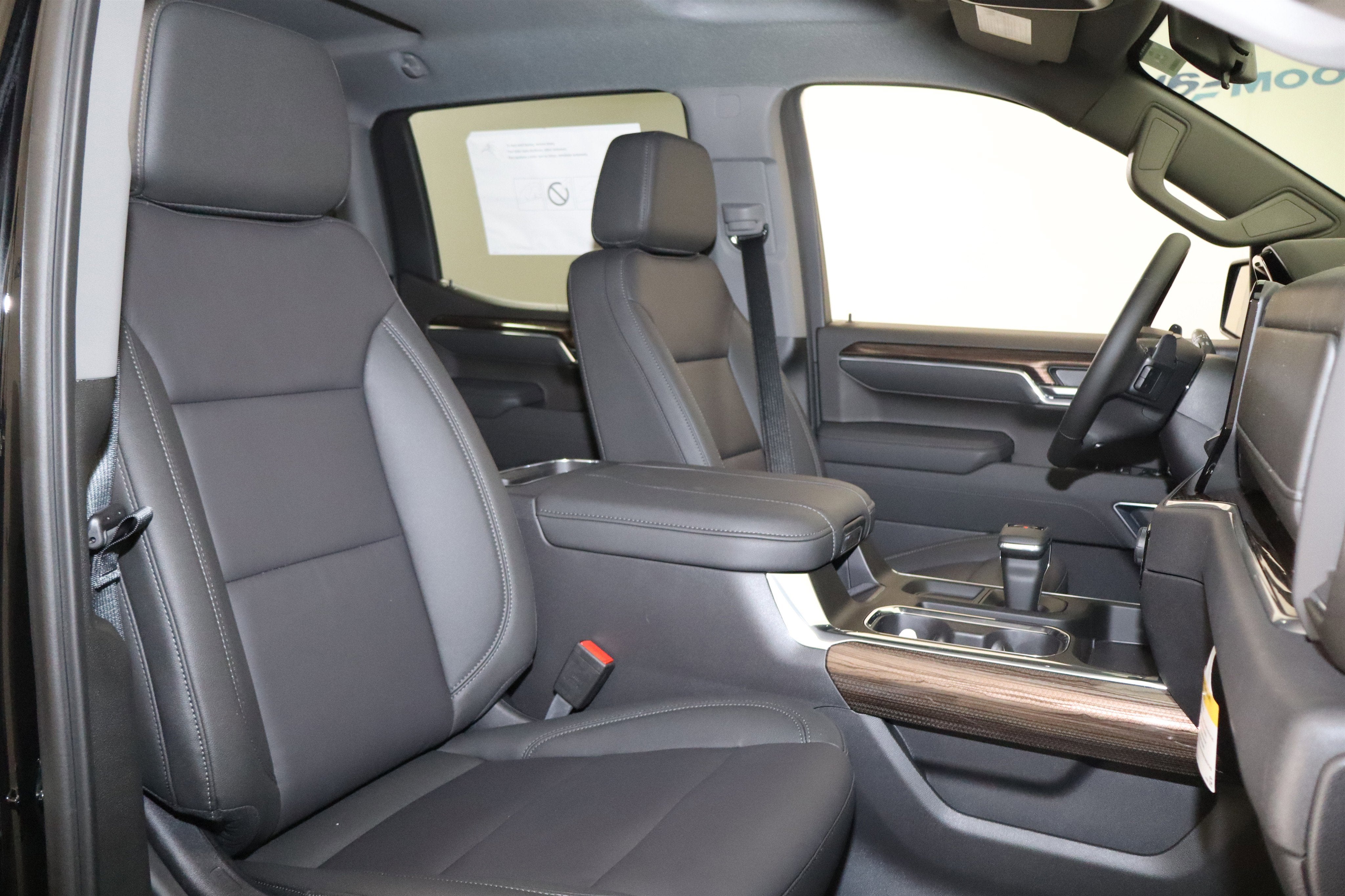 2026 Chevrolet Silverado 1500 LT Trail Boss Crew Cab 4WD