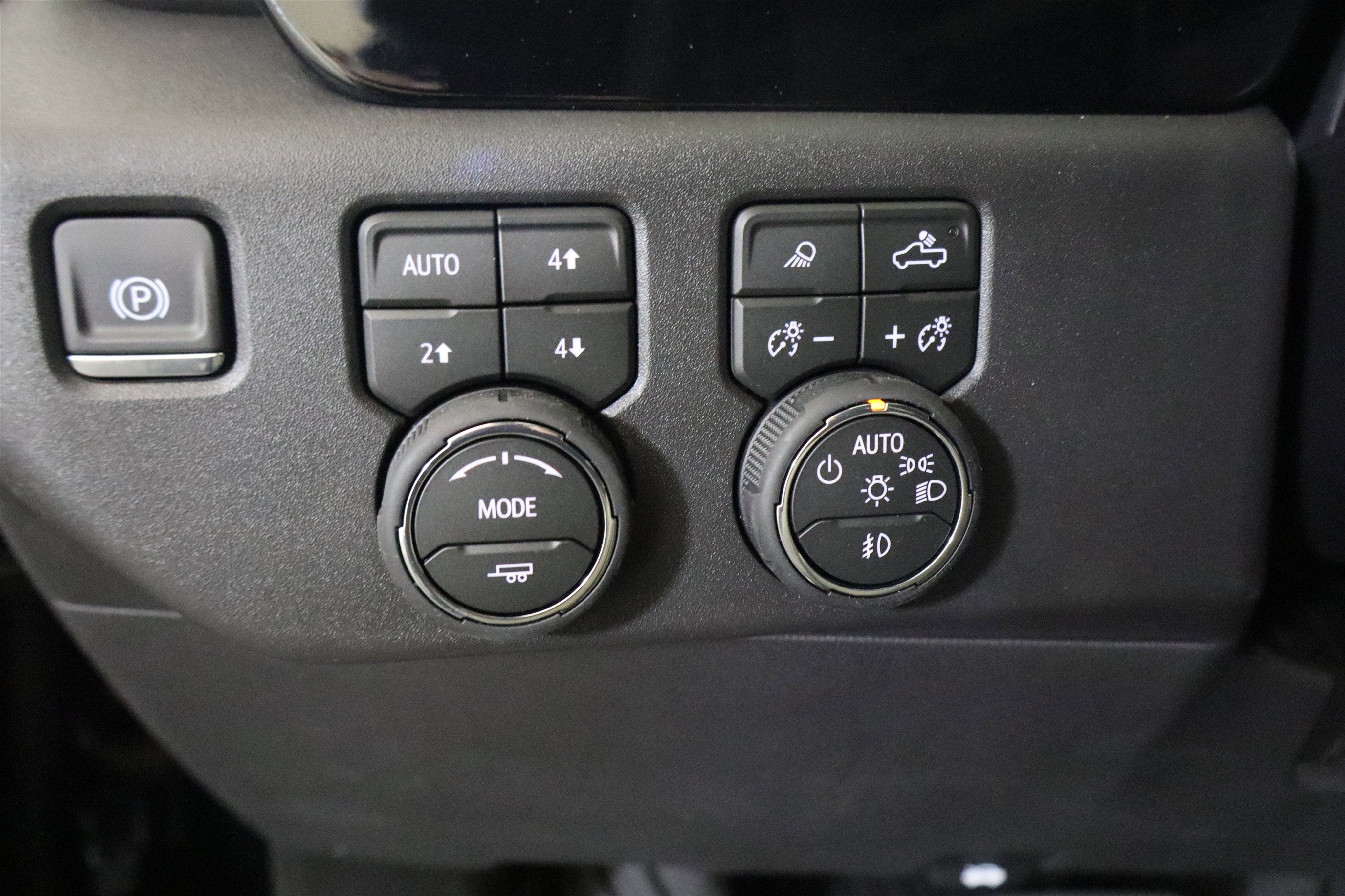 2026 Chevrolet Silverado 1500 LT Trail Boss Crew Cab 4WD